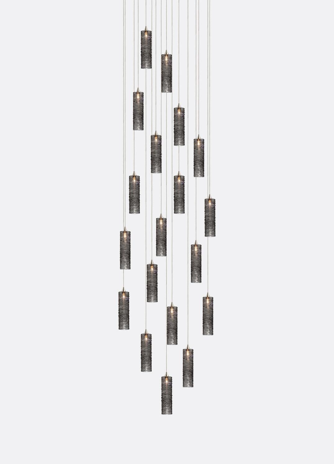 Moderne Lustre à suspension en verre soufflé Tamar 19, 2,75 pouces de diamètre x 14 pouces de hauteur, par Shakuff en vente