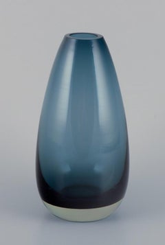 Tamara Aladin for Riihimäen Lasi, Finland. Art glass vase, 1960s