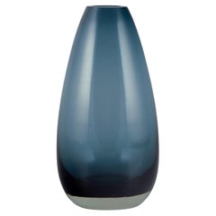 Vintage Tamara Aladin for Riihimäen Lasi, Finland. Art glass vase, 1960s