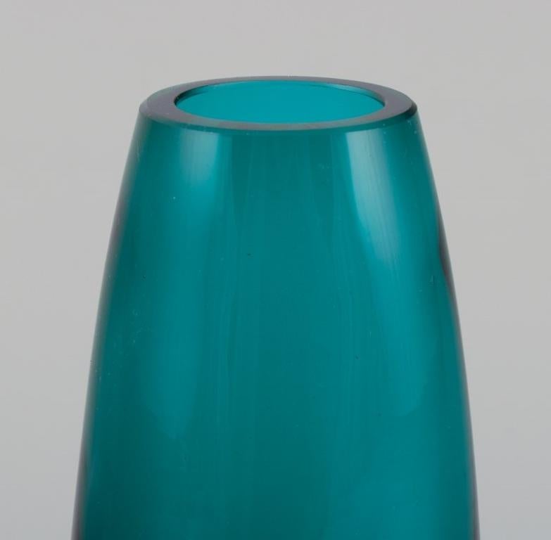 Finnish Tamara Aladin for Riihimäen Lasi, Finland. Art glass vase in turquoise. For Sale