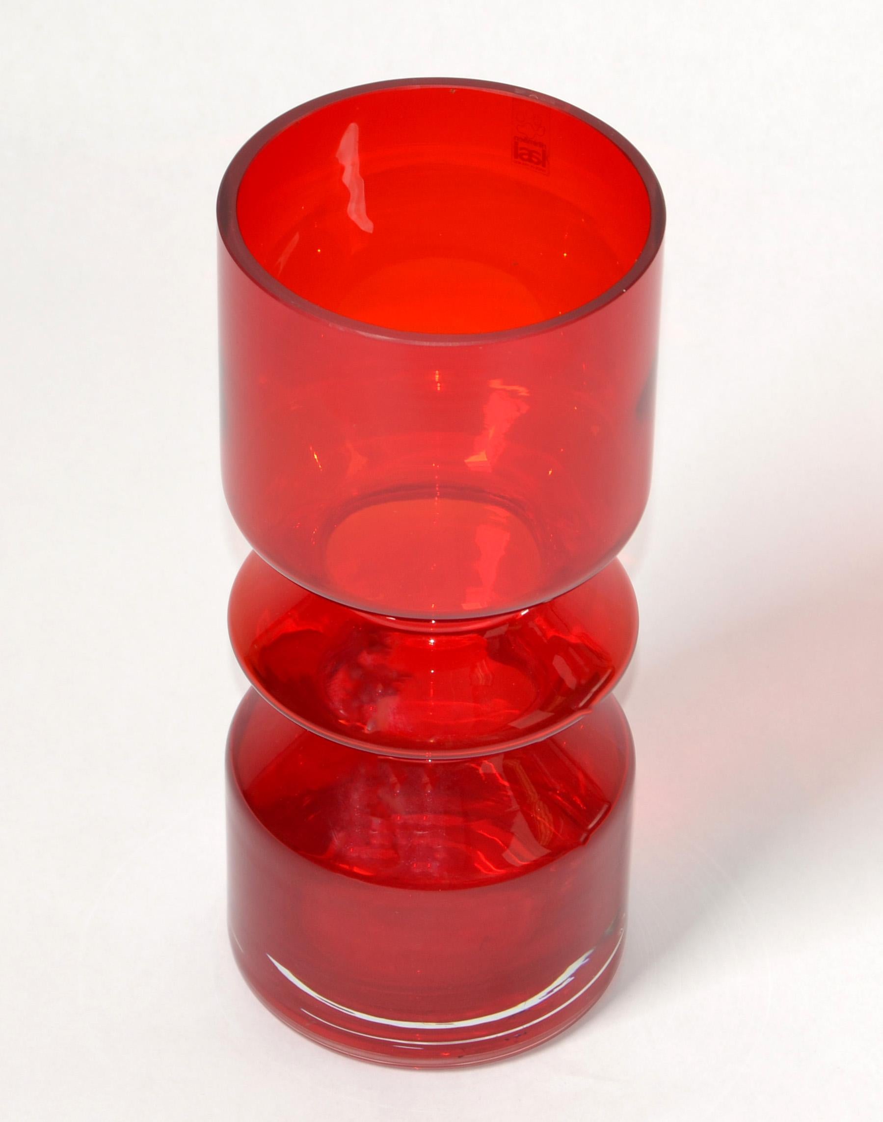 Scandinavian Modern Tamara Aladin Riihimaen Lasi Oy Finland Red Blown Art Glass Vase Scandinavian   For Sale