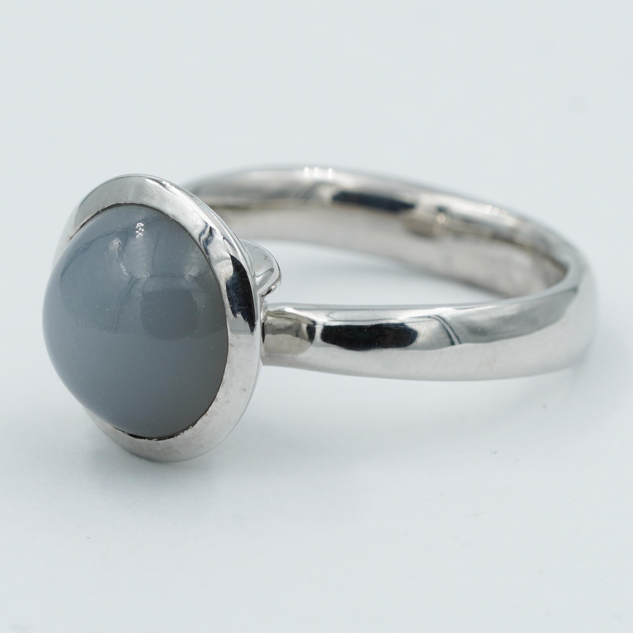 Cabochon Tamara Comolli Large Bouton Grey Moonstone Ring in 18k White Gold