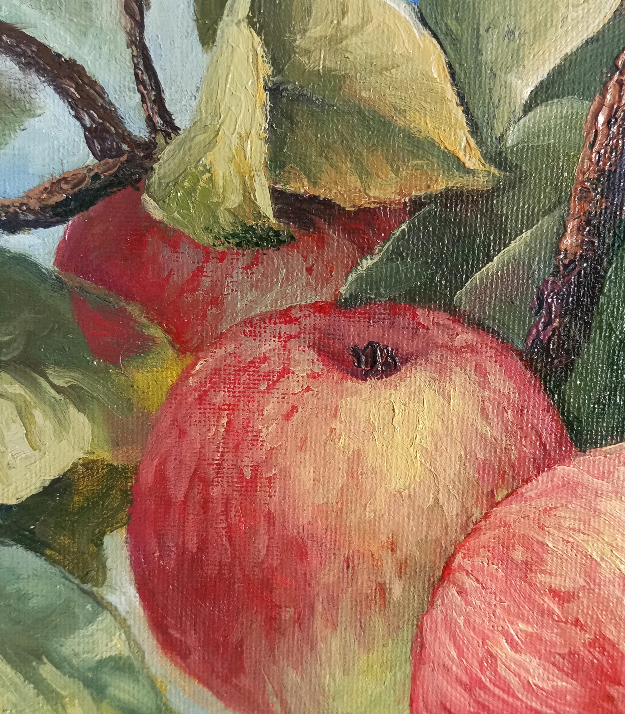 Der Apfel, bescheiden in seiner Größe, aber tiefgründig in seiner Bedeutung, trägt die Kraft der Erinnerung und der Erneuerung in sich. Am Ast reifend, zieht er Vögel und Kinder gleichermaßen an - ein unwiderstehliches Symbol für den einfachen