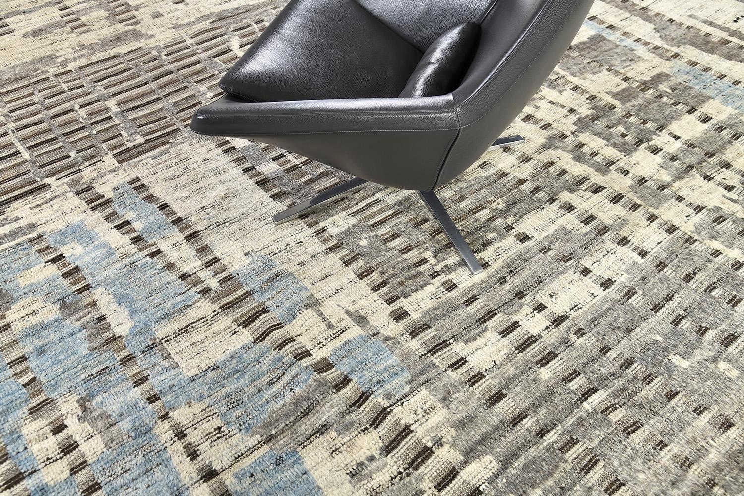 Tamarix is made of luxurious wool and is made of timeless design elements. Its weaving of earthy colors and modern design elements are what makes the Atlas Collection so unique and sought after. Mehraban's Atlas collection is noted for its saturated