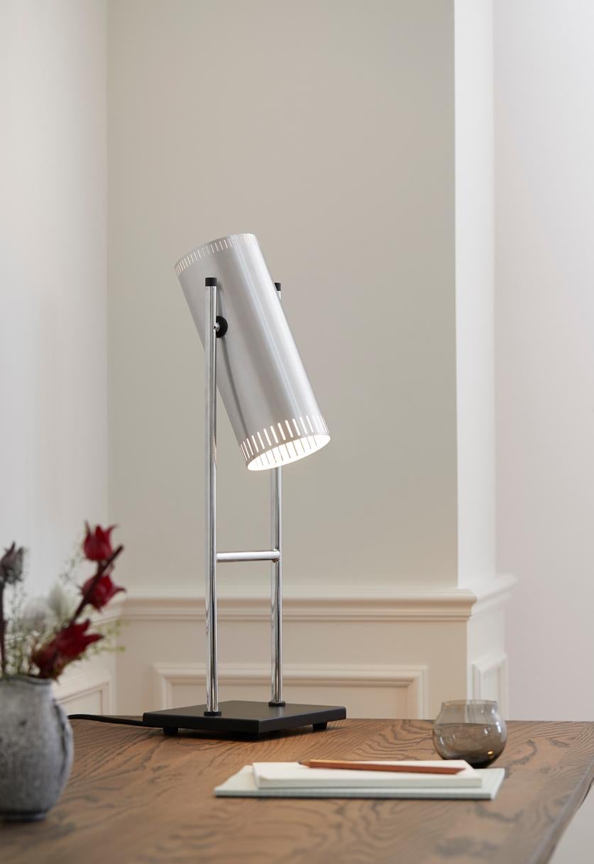 Aluminium Lampe à poser Trombone en aluminium par Warm Nordic en vente