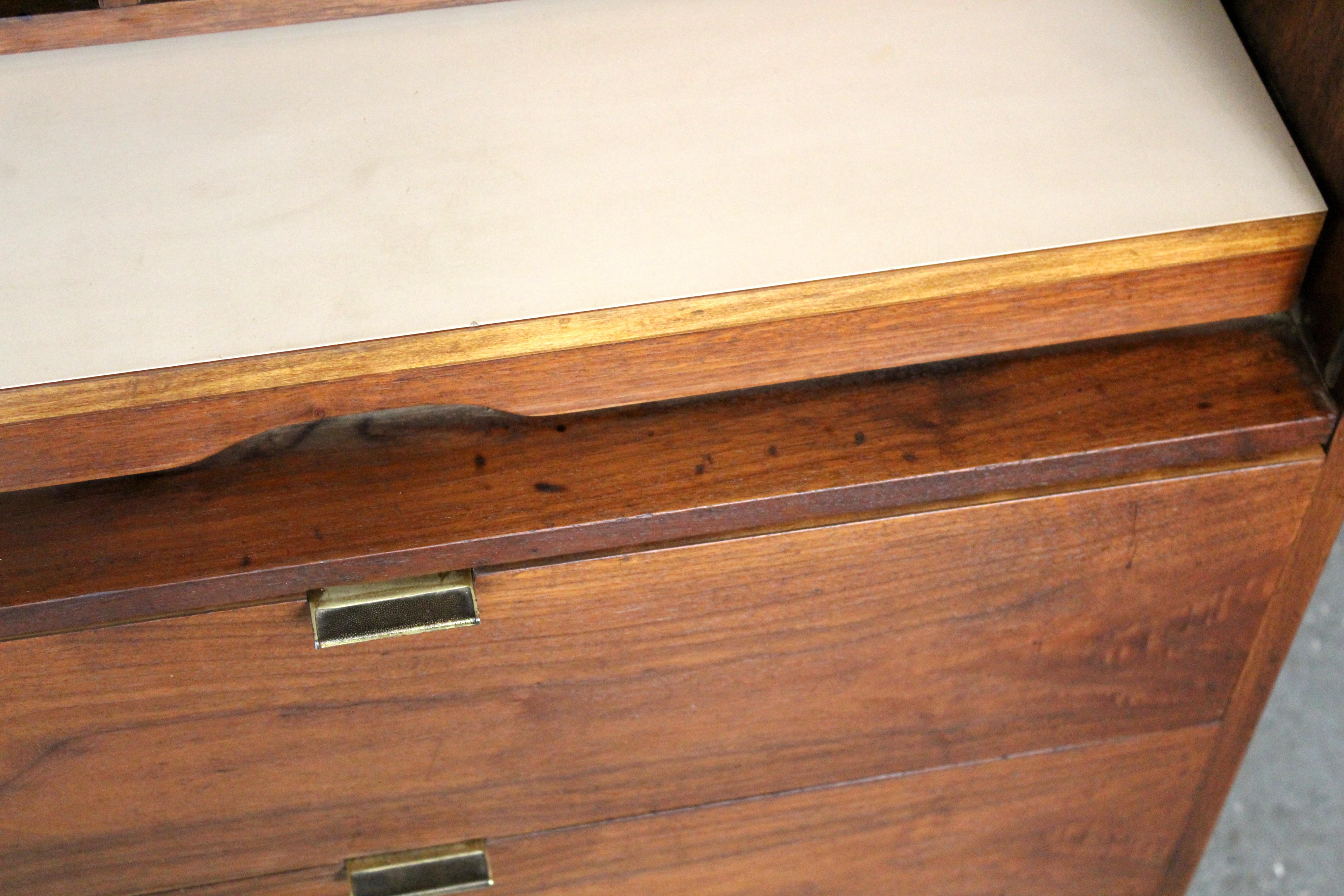 Escritorio con puerta de tambor de Mainline by Hooker en venta 11