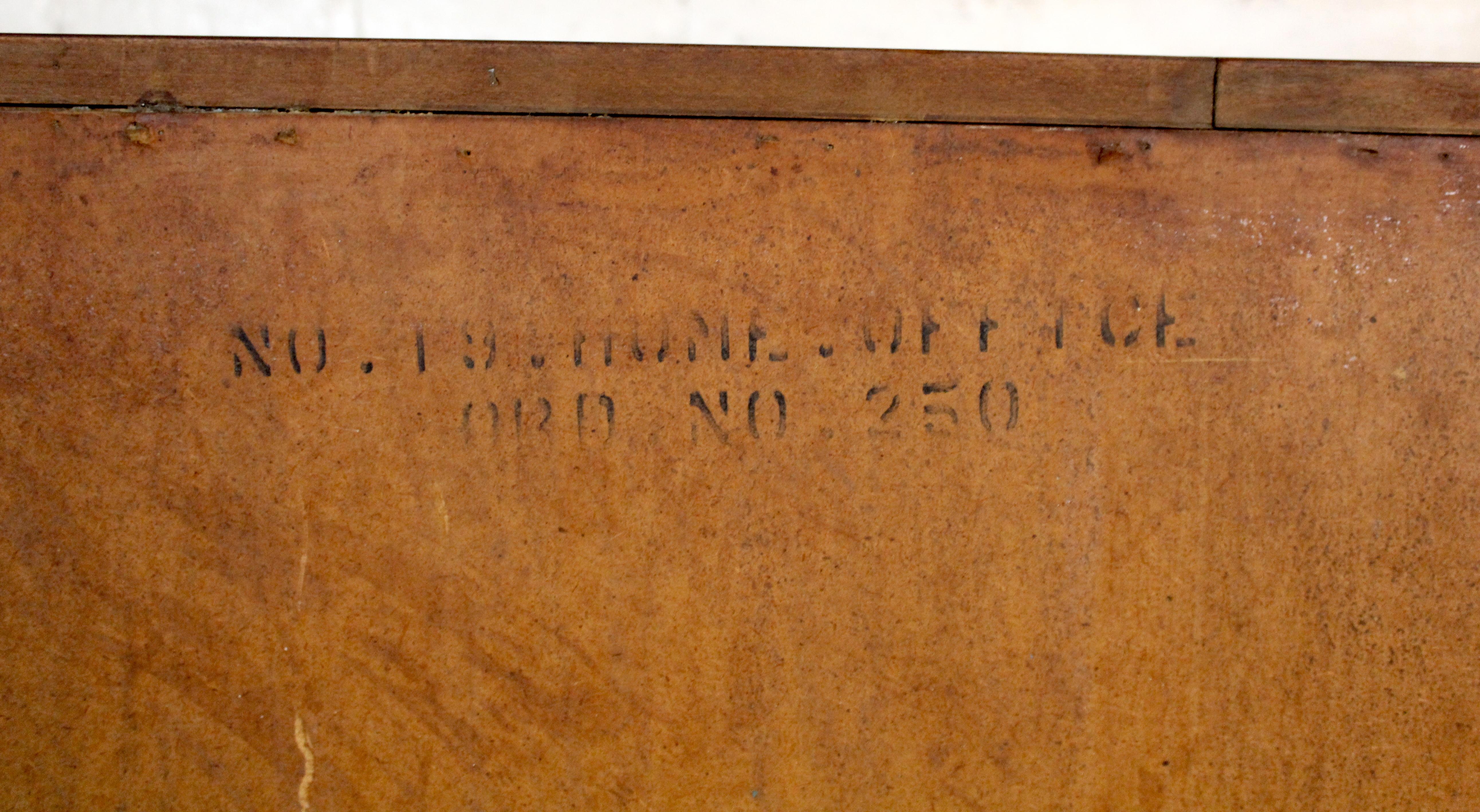 Escritorio con puerta de tambor de Mainline by Hooker en venta 13