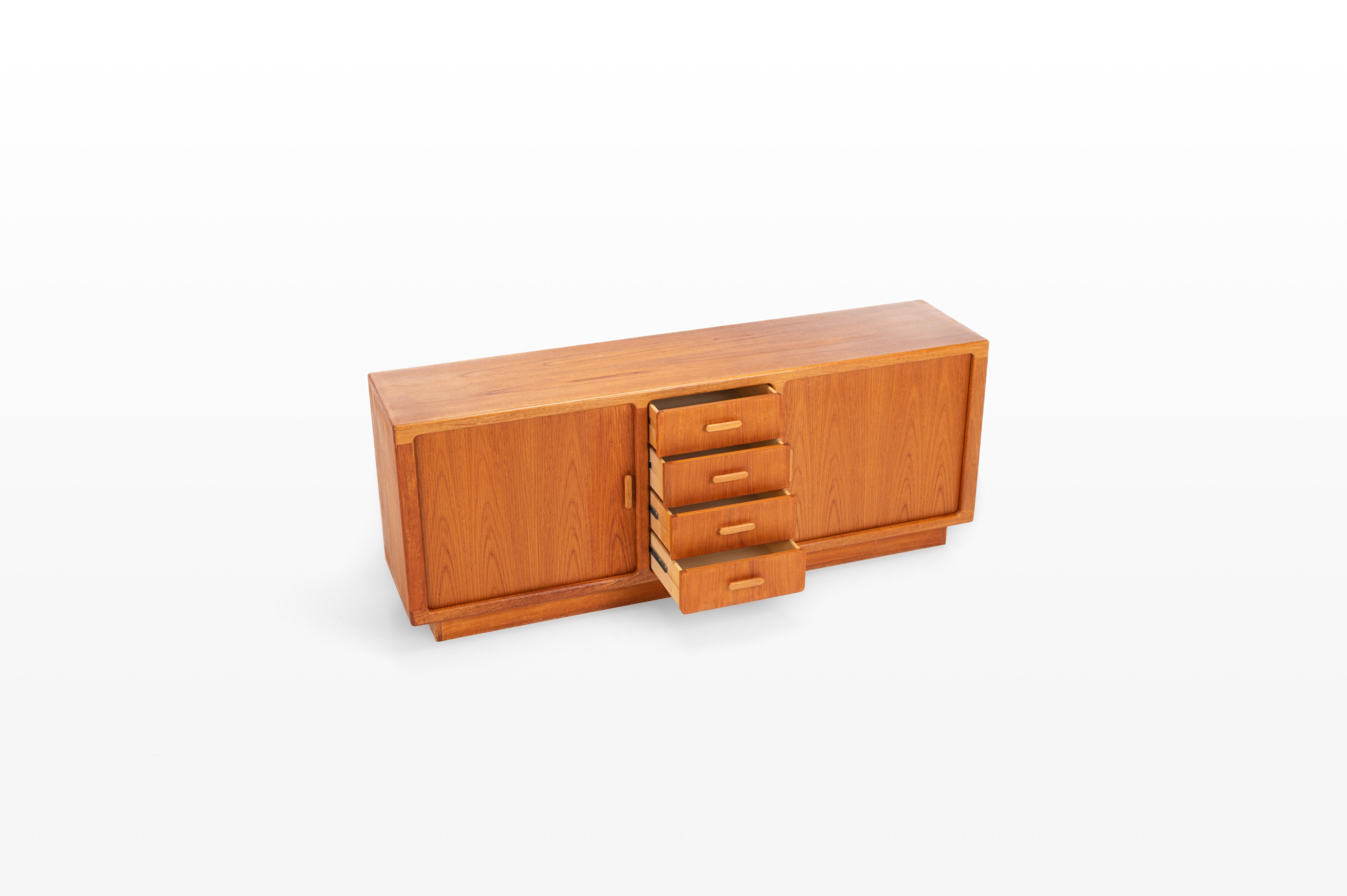 Tambour door sideboard by Johannes Andersen for C.F.C. Silkeborg, Denmark In Good Condition For Sale In Ranst, VAN
