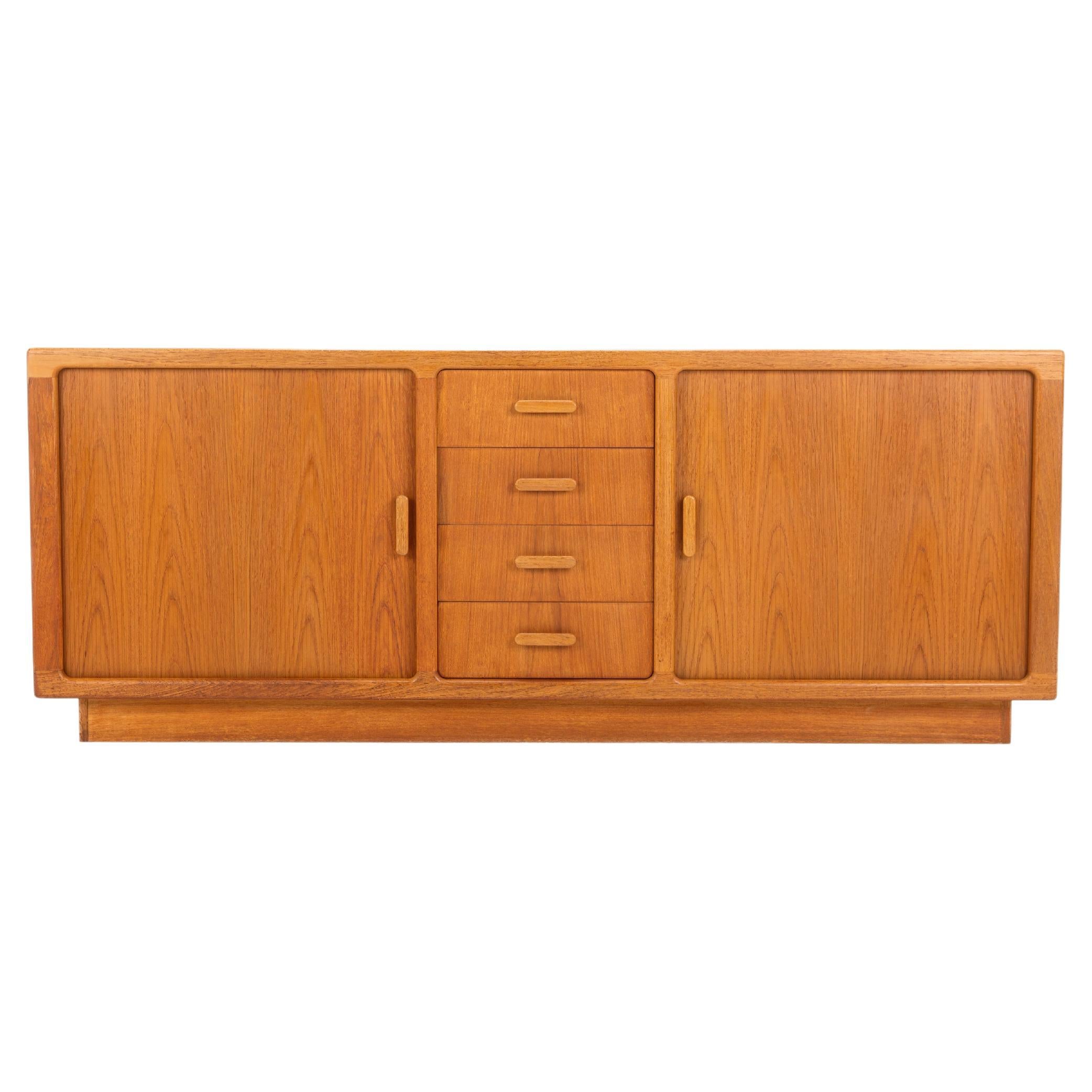 Buffet à portes à tambour de Johannes Andersen pour A.I.C. Silkeborg, Danemark