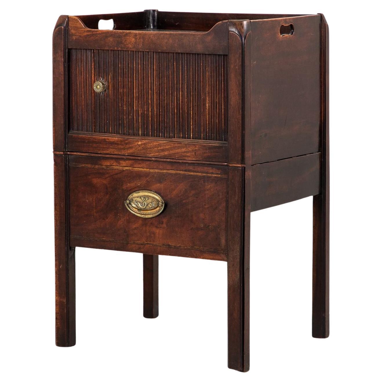 Table d'appoint ou vitrine à façade tambour avec plateau en galerie en vente