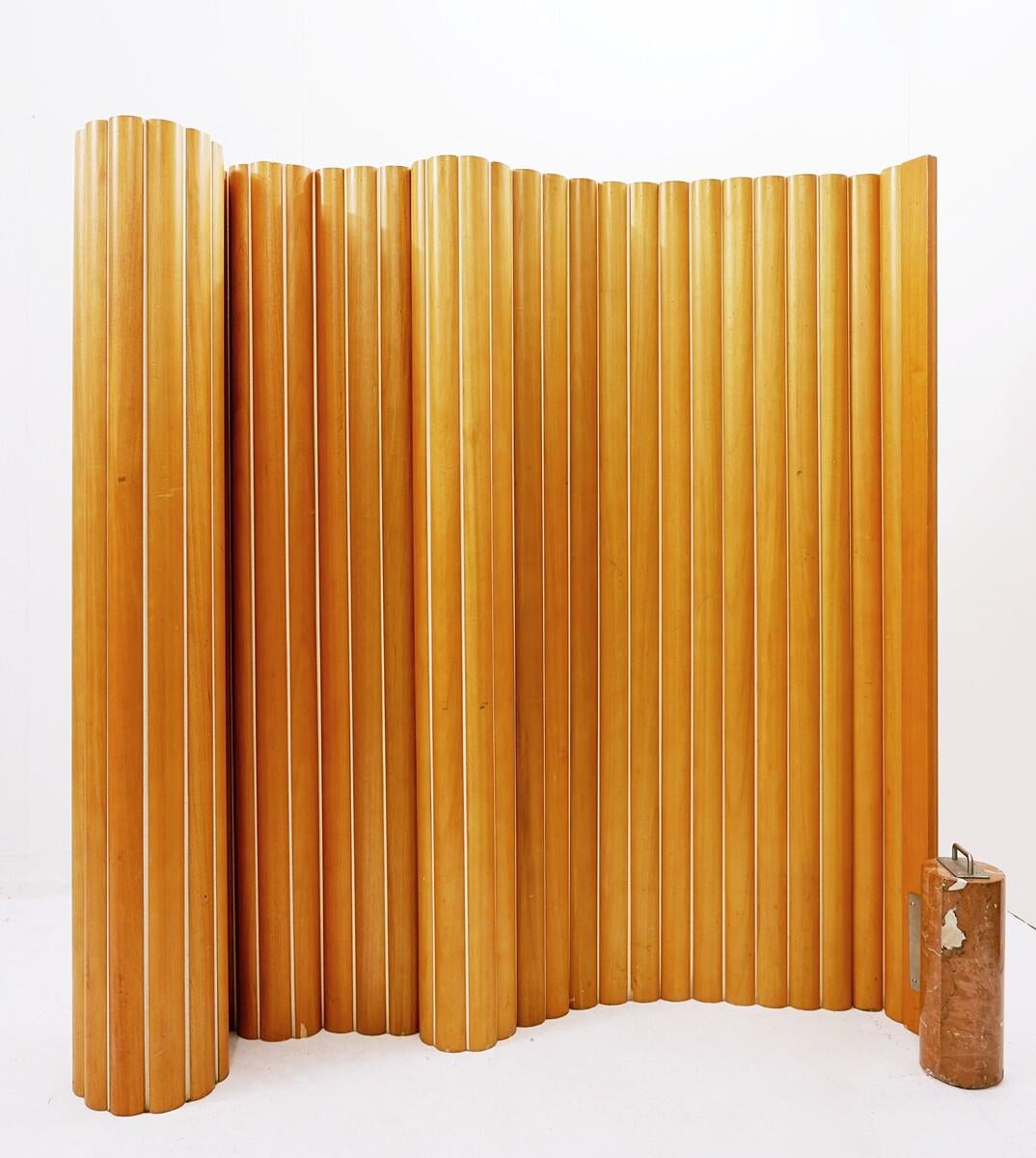 Tambour Screen Room Divider in Solid golden mahogany & Rosso Verona Marble For Sale 10