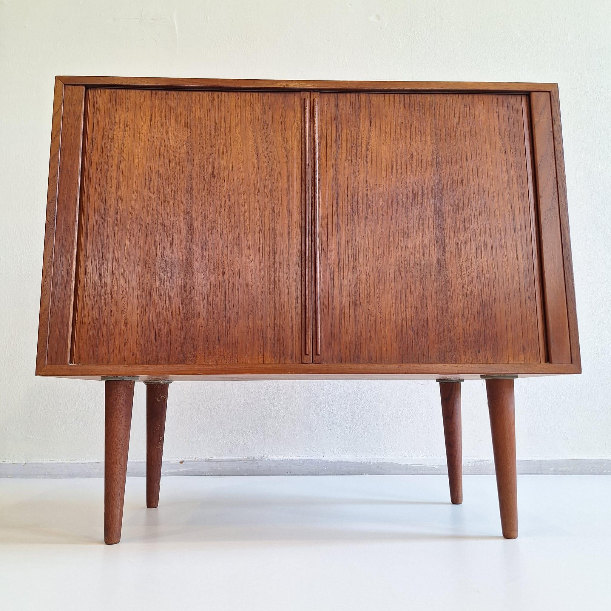 Armario de puertas correderas Tambour de Kai Kristiansen en venta 8
