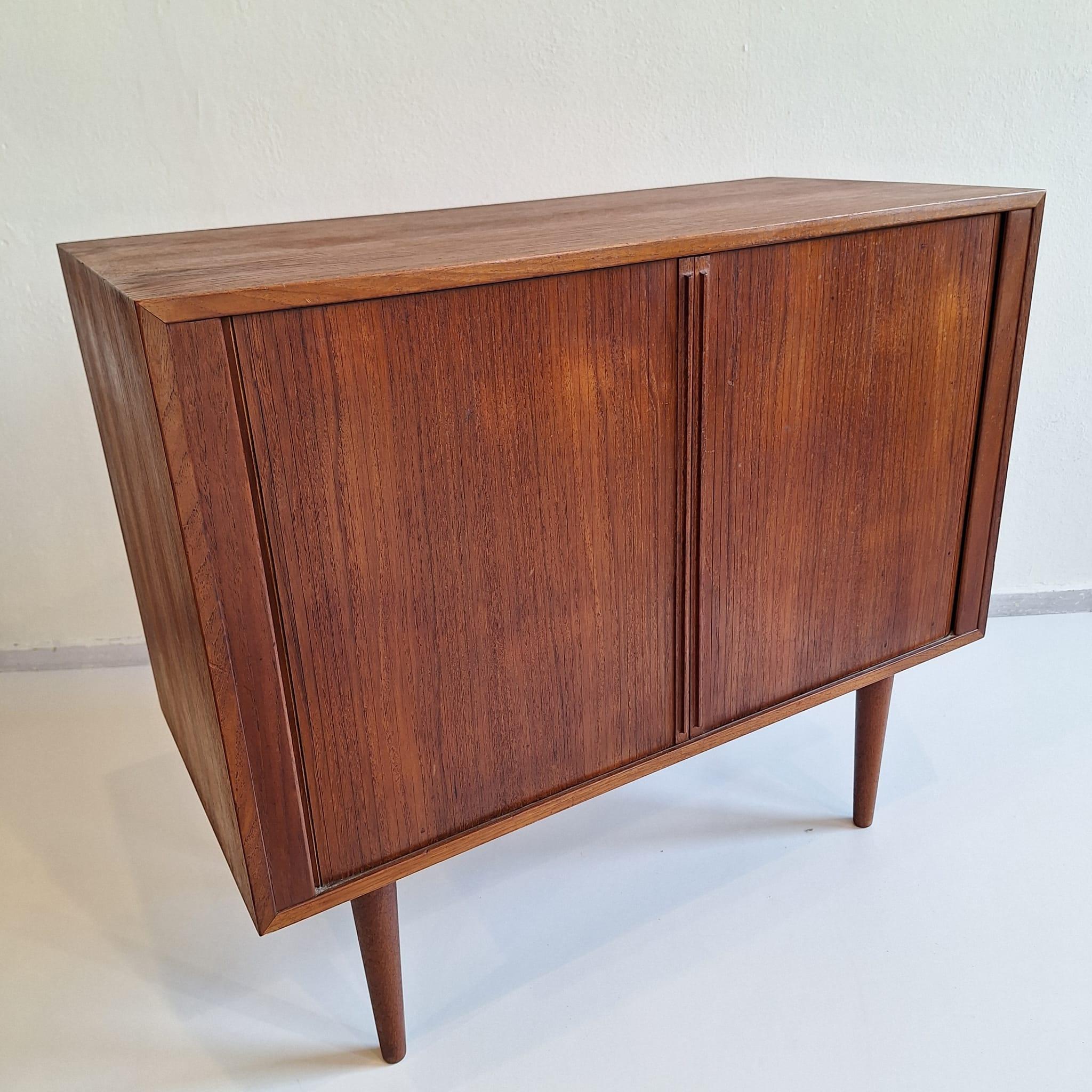 Armario de puertas correderas Tambour de Kai Kristiansen Escandinavo moderno en venta