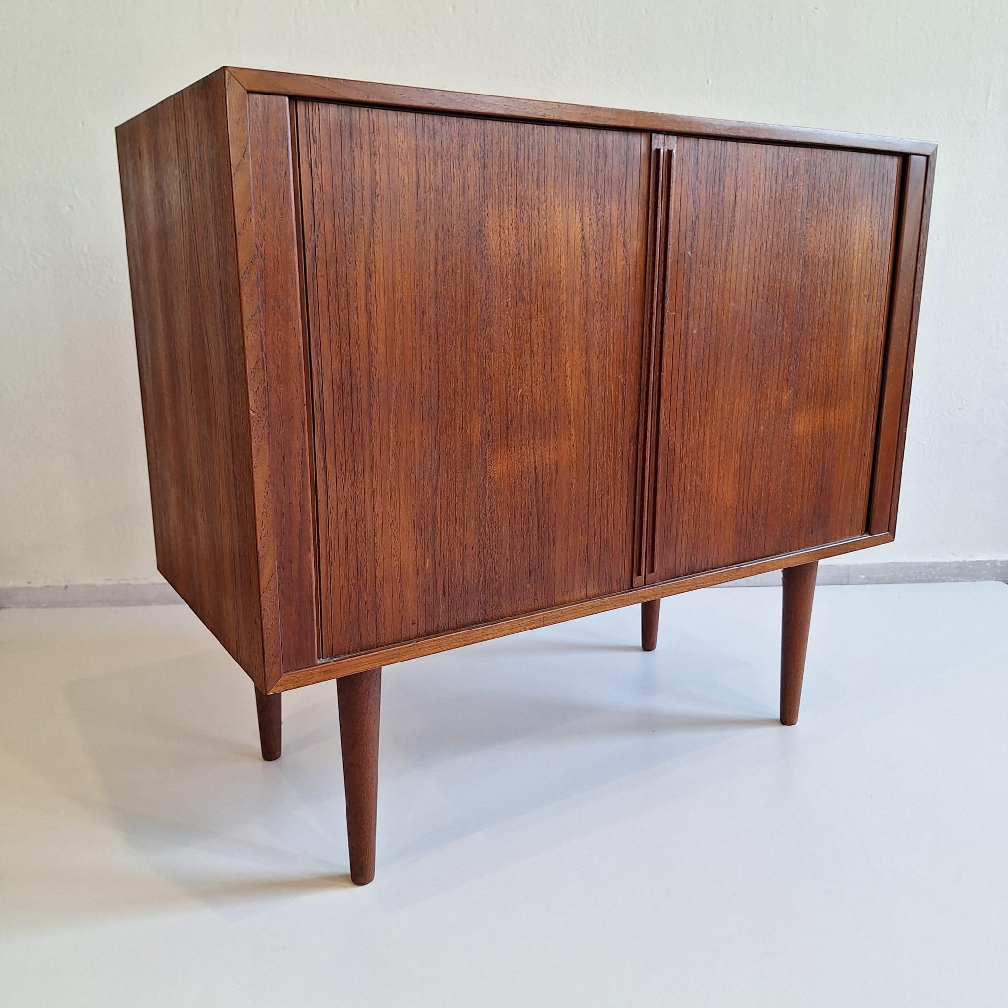 Armario de puertas correderas Tambour de Kai Kristiansen en Bueno estado para la venta en MIJDRECHT, NL