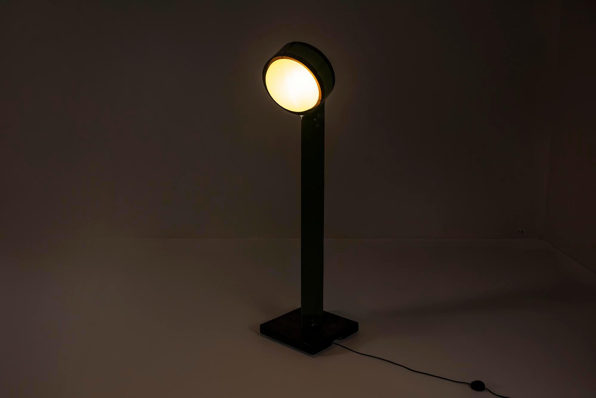 Postmoderno Lampada da terra di medie dimensioni 'Tamburo' di Tobia Scarpa per Flos, Italia, anni '70 in vendita