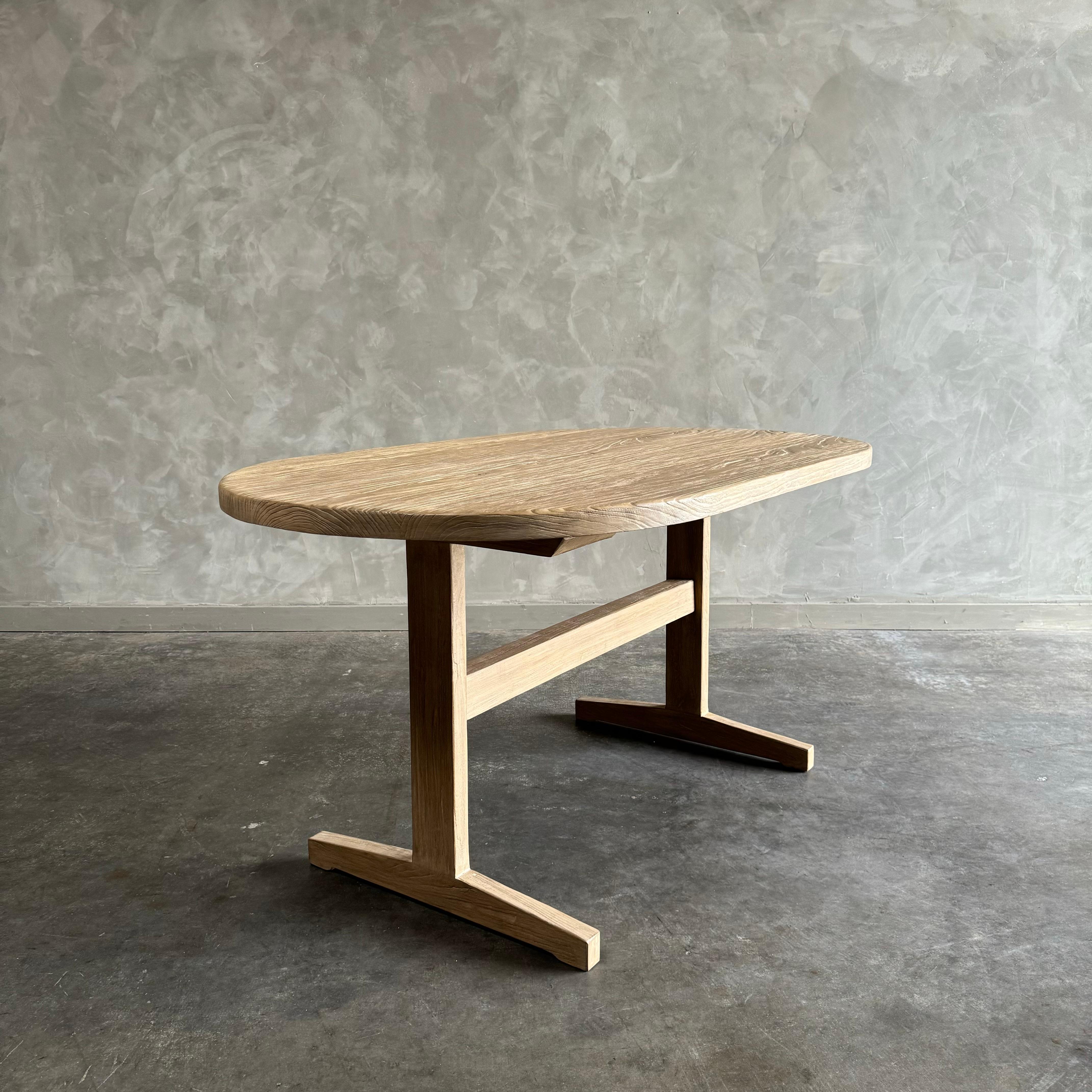 Organic Modern Tami Oval Dining Table For Sale