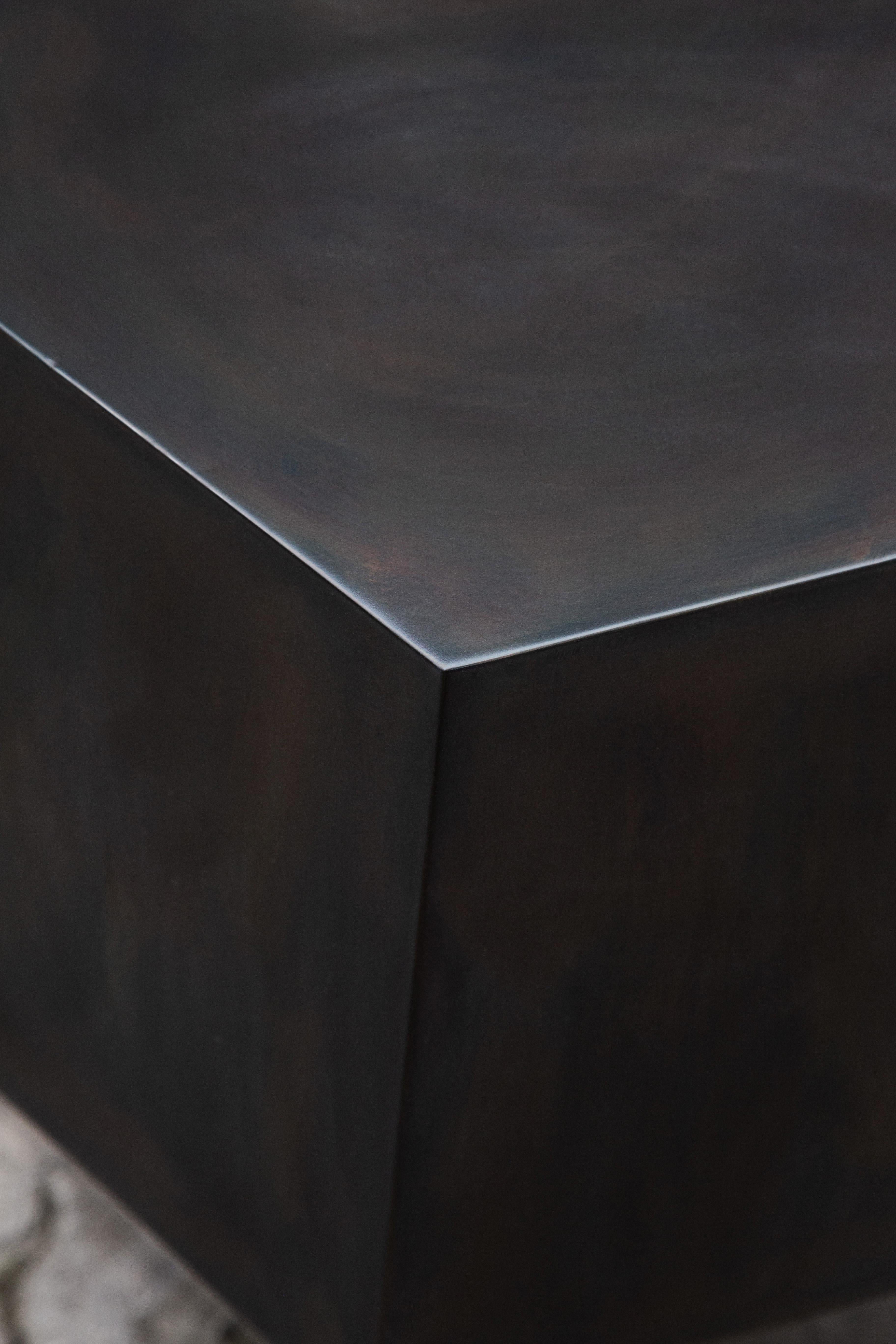 Mesa auxiliar moderna de acero de Costantini, Tamino Hex Siglo XXI y contemporáneo en venta