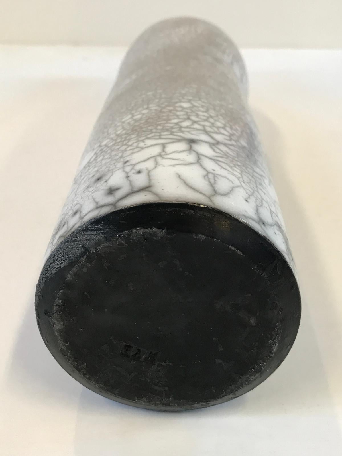 Vendita ceramica Raku Naked Raku, vaso grigio alto in ceramica, scultura d'arte in vendita 1