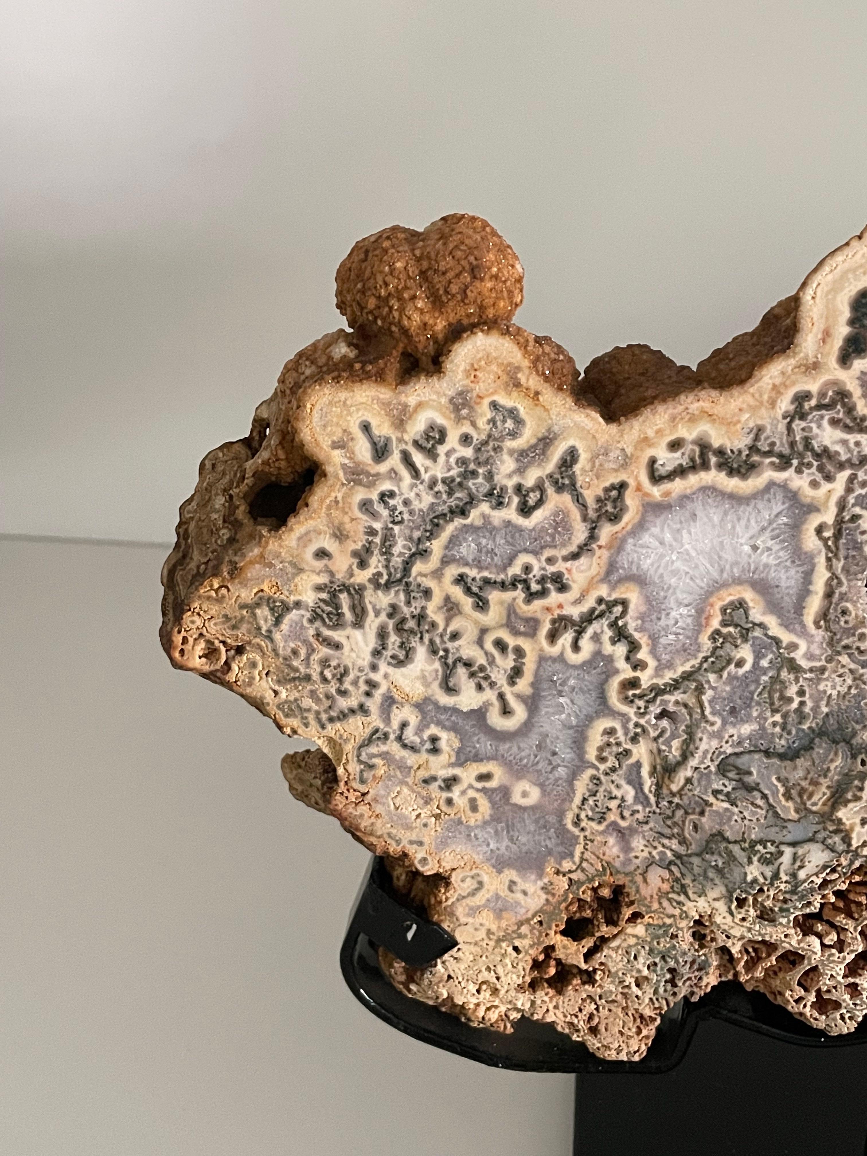 18th Century and Earlier Tan and Grey Tree Agate Sculpture, Brazil, Prehistoric