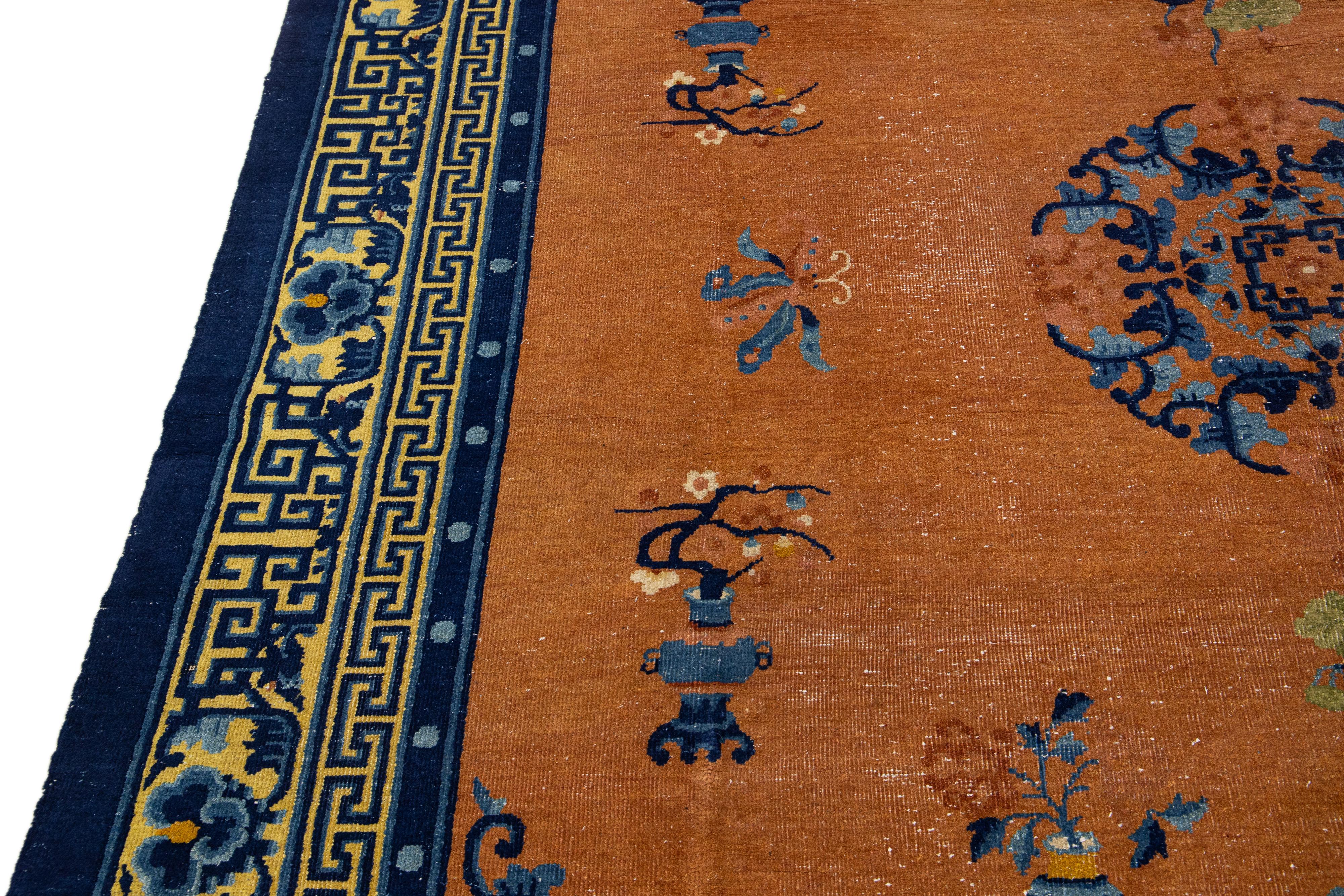 Tapis en laine artisanal Art Déco chinois ancien brun clair conçu à la main en vente 3