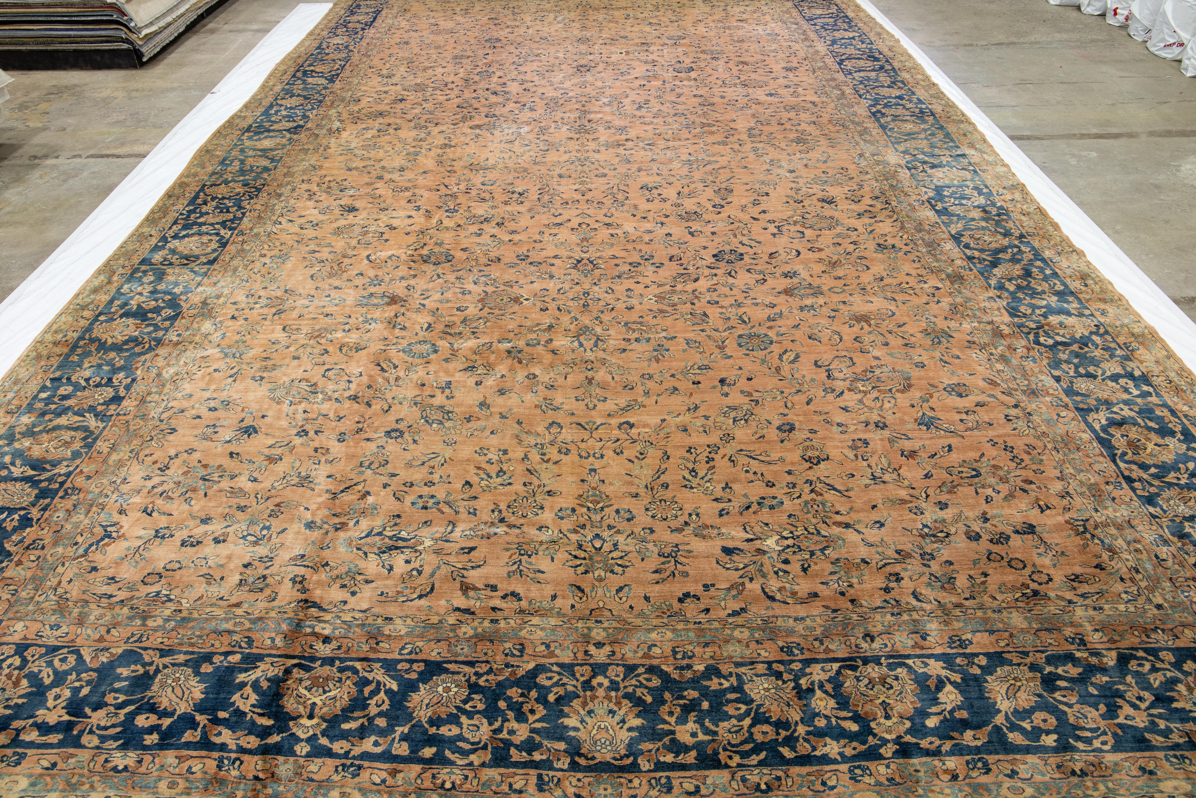 Tappeto in lana persiana oversize fatto a mano Tabriz antico Tan con disegno floreale in vendita 1