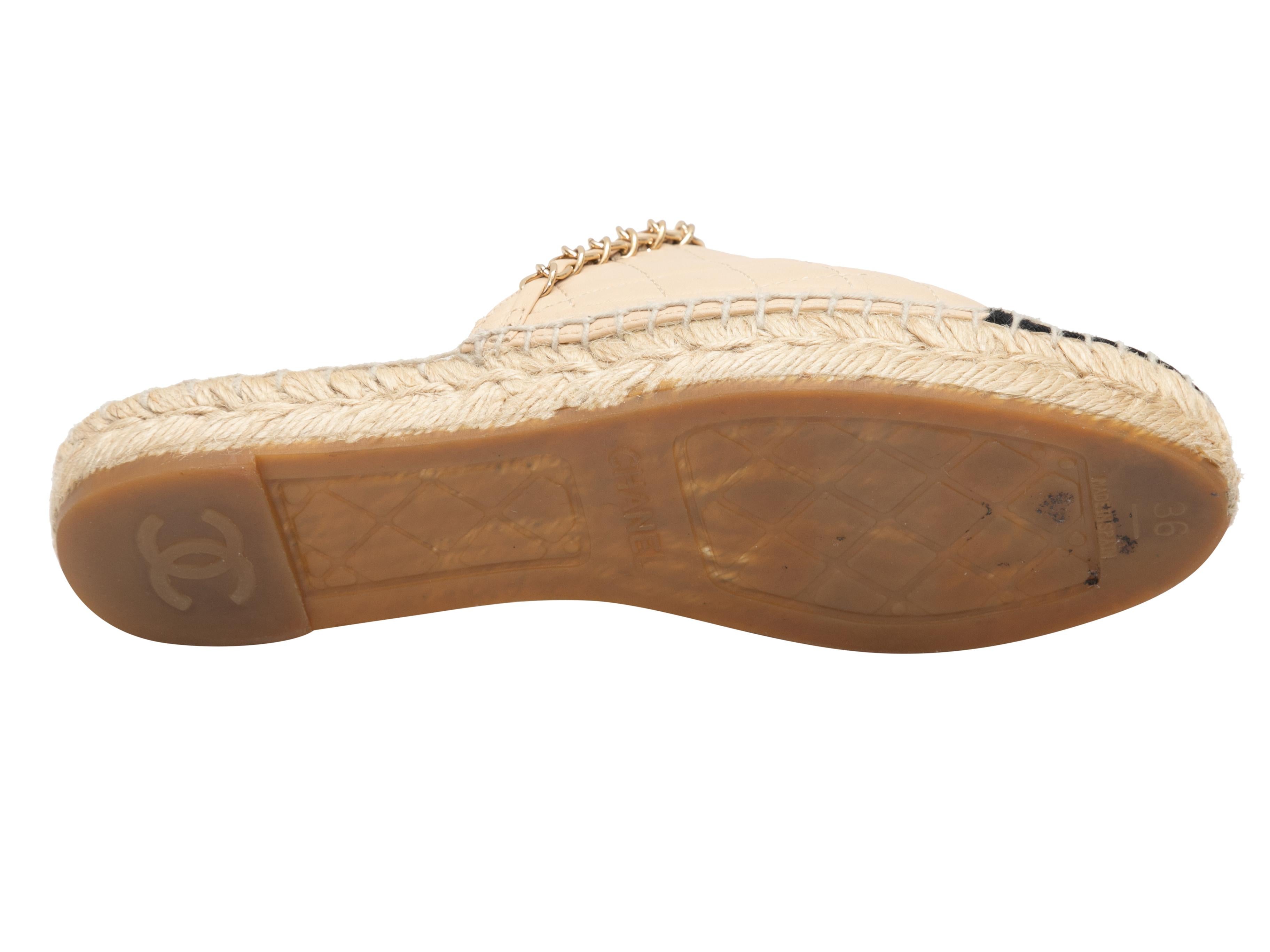 Tan & Black Chanel Cap-Toe Quilted Espadrille Mules Size 36 For Sale 1