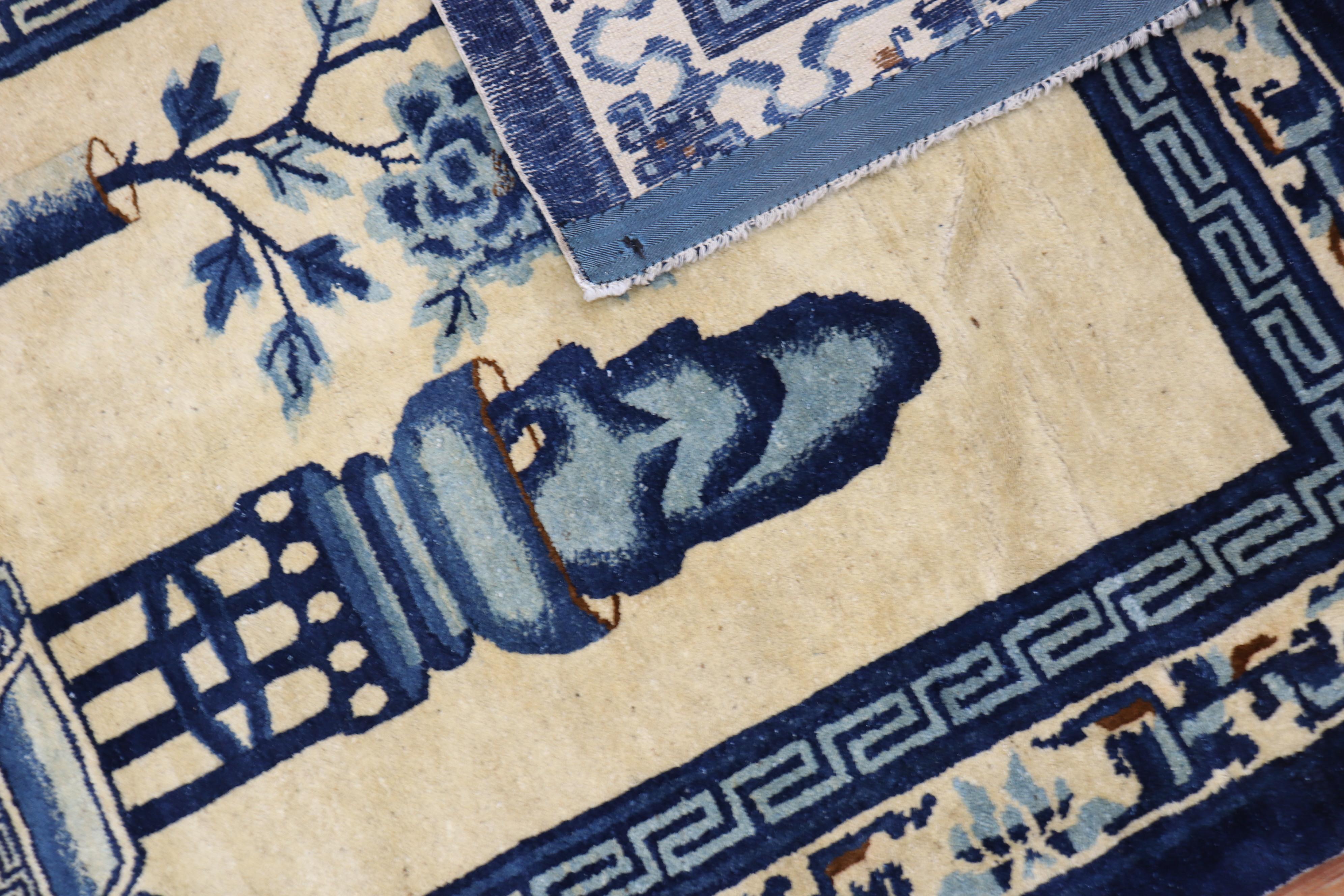 Noué à la main Tapis chinois oriental ancien du début du 20e siècle de couleur bleu brun clair en vente