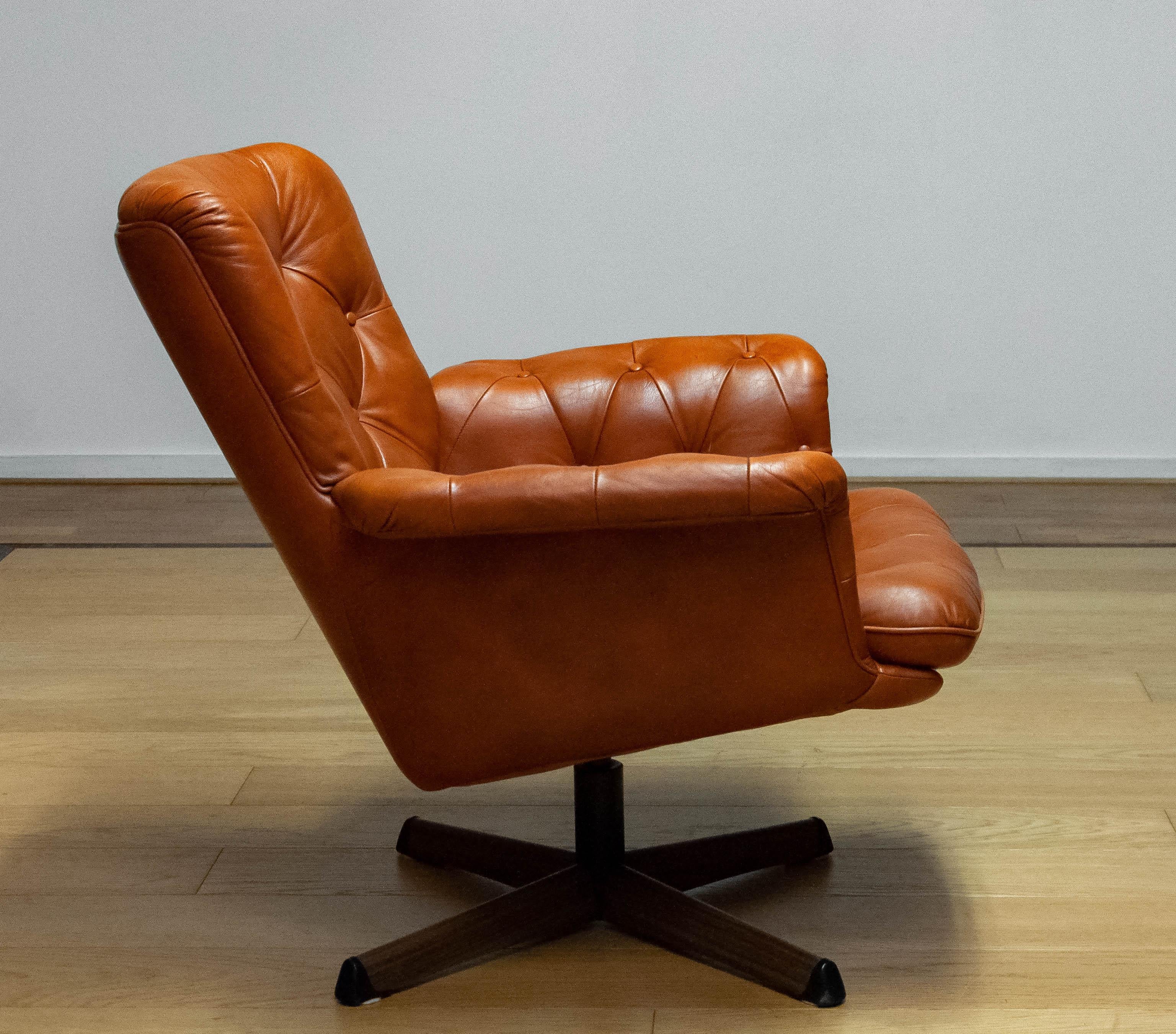 Tan Brown Padded Leather Swivel Chair Göte Nassjö Sweden 1960s For Sale 3
