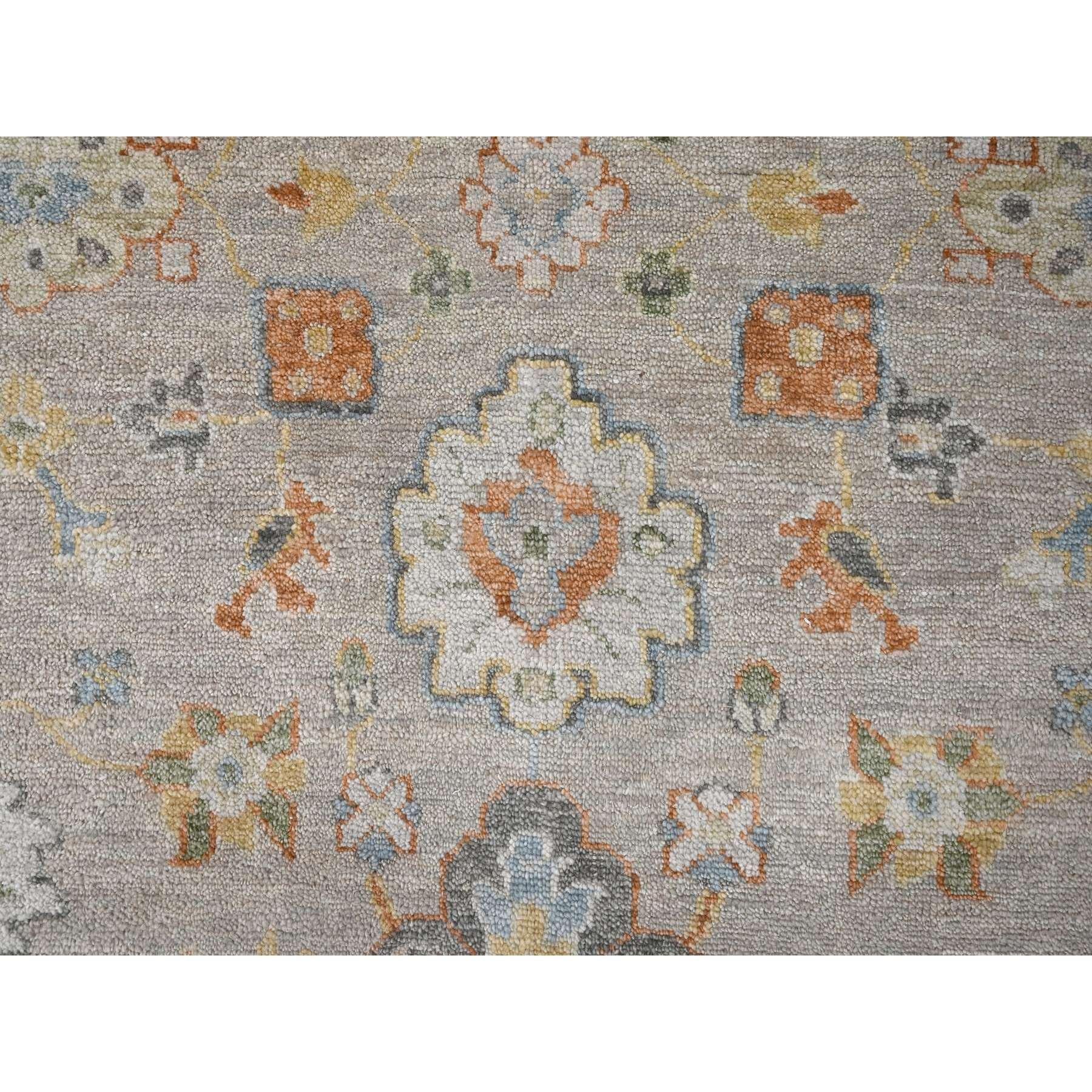 Tapis surdimensionné Oushak Design en laine douce nouée à la main 11'10