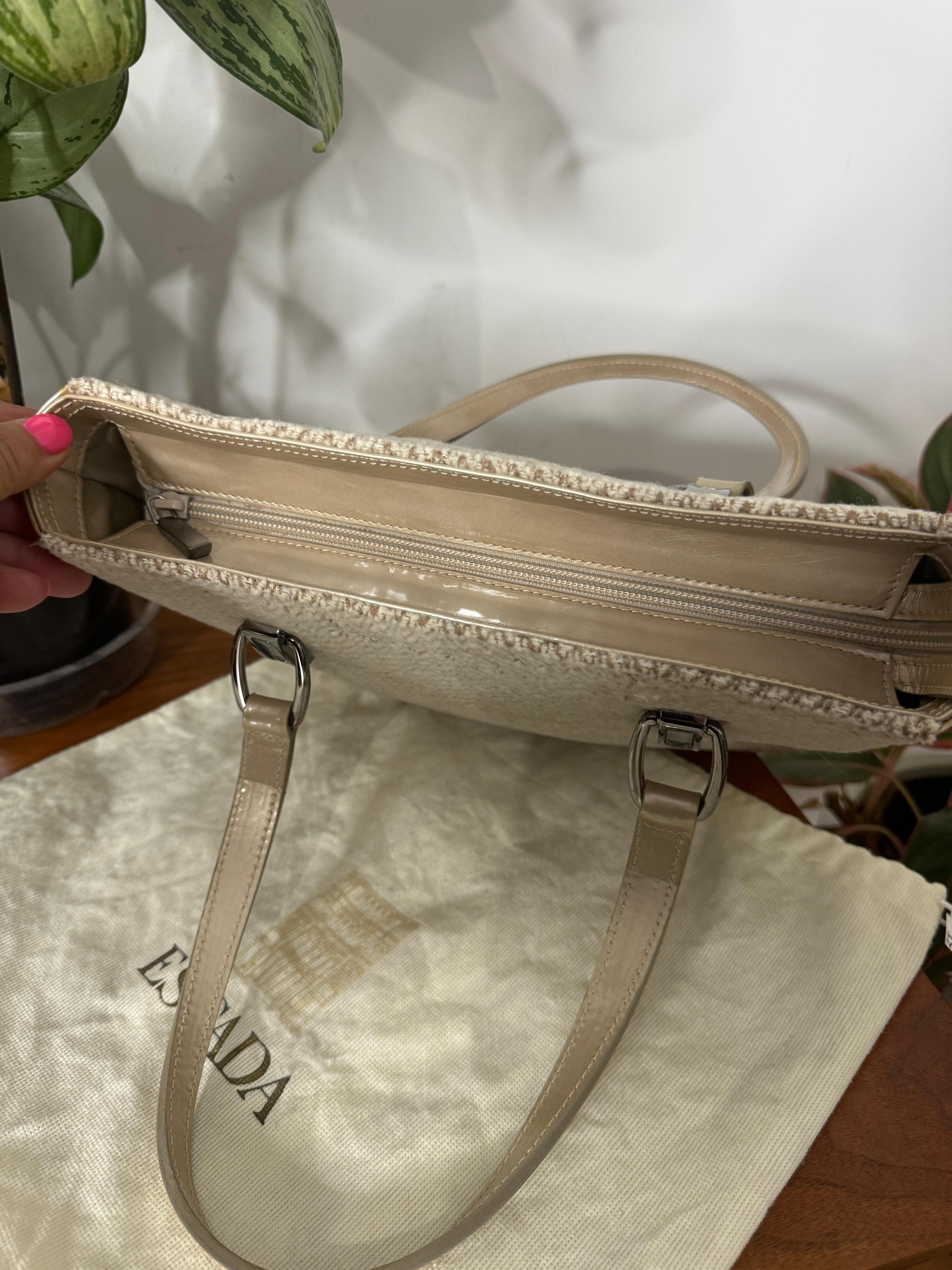 Tan Escada Kelly Hand Bag Never Used 1990 Handbag Purse Bon état - En vente à Wallkill, NY