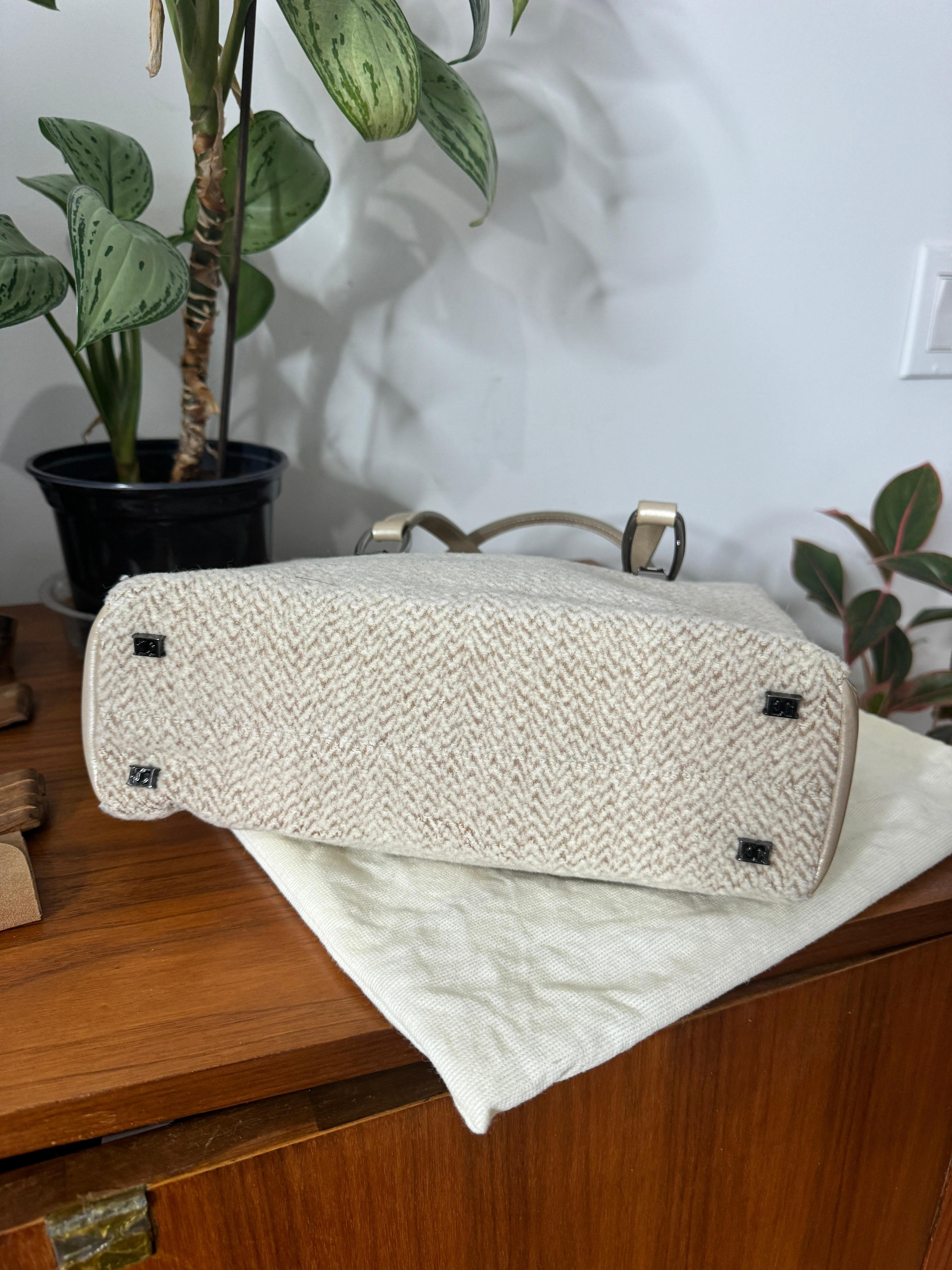 Tan Escada Kelly Hand Bag Never Used 1990 Handbag Purse en vente 1