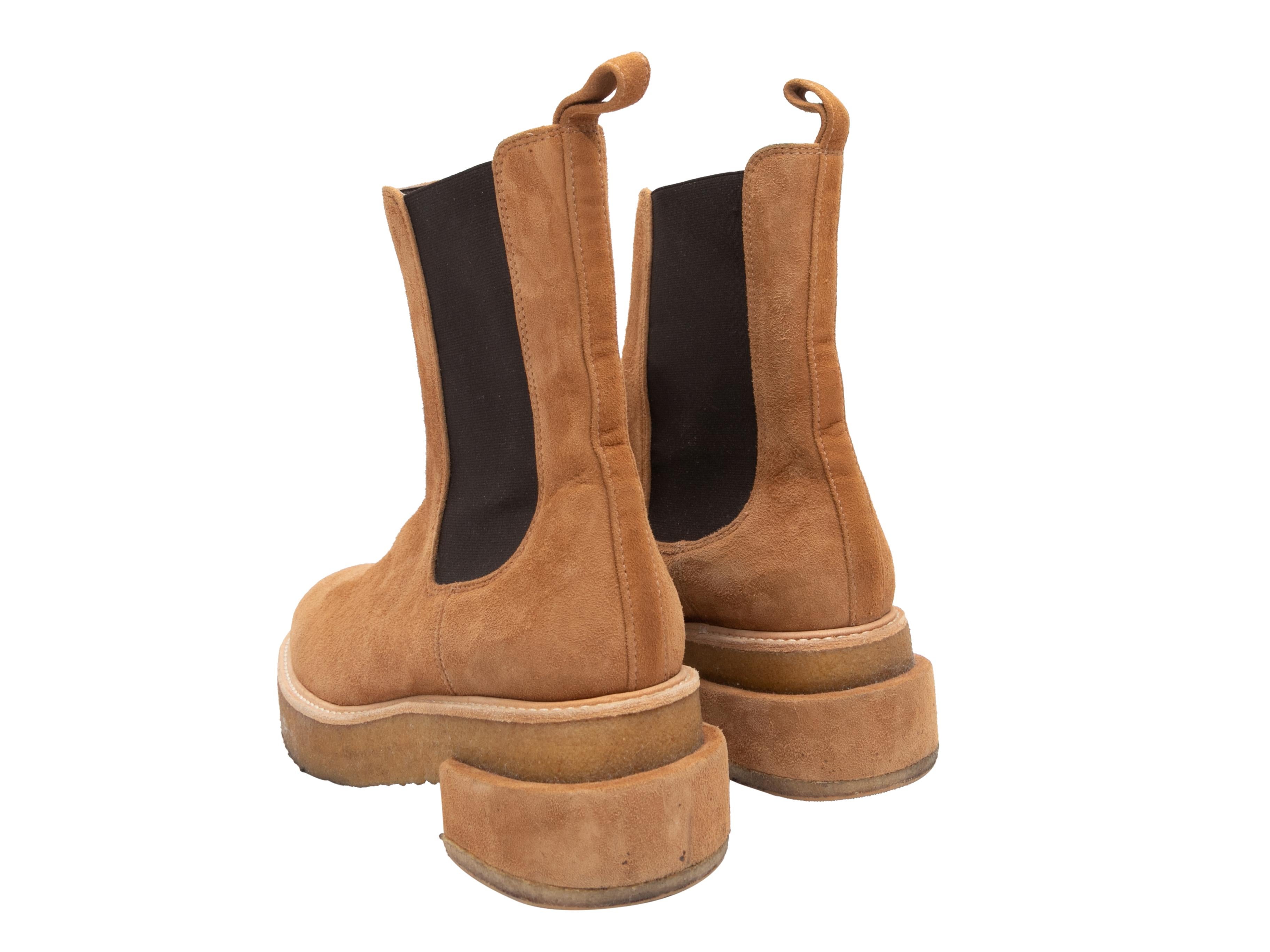 Tan Frame Suede Platform Boots Size 40 Excellent état - En vente à New York, NY