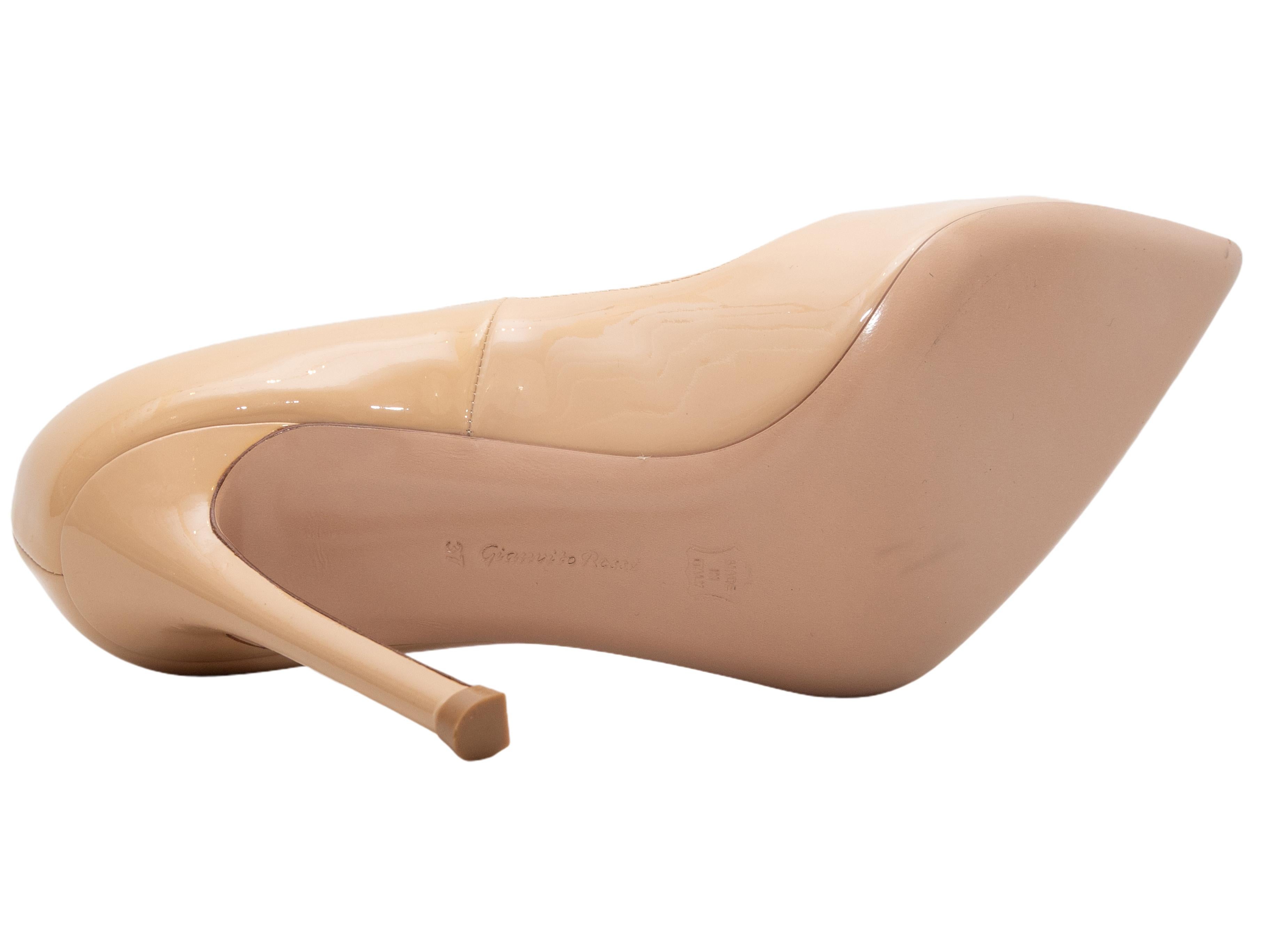 Women's Tan Gianvito Rossi Pointed-Toe Patent Pumps Size 37 For Sale