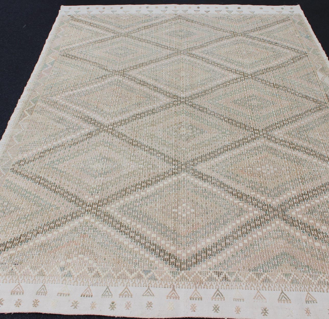 Vintage Turkish Embroidered Rug with Geometric Diamond Design in Light Colors For Sale 2