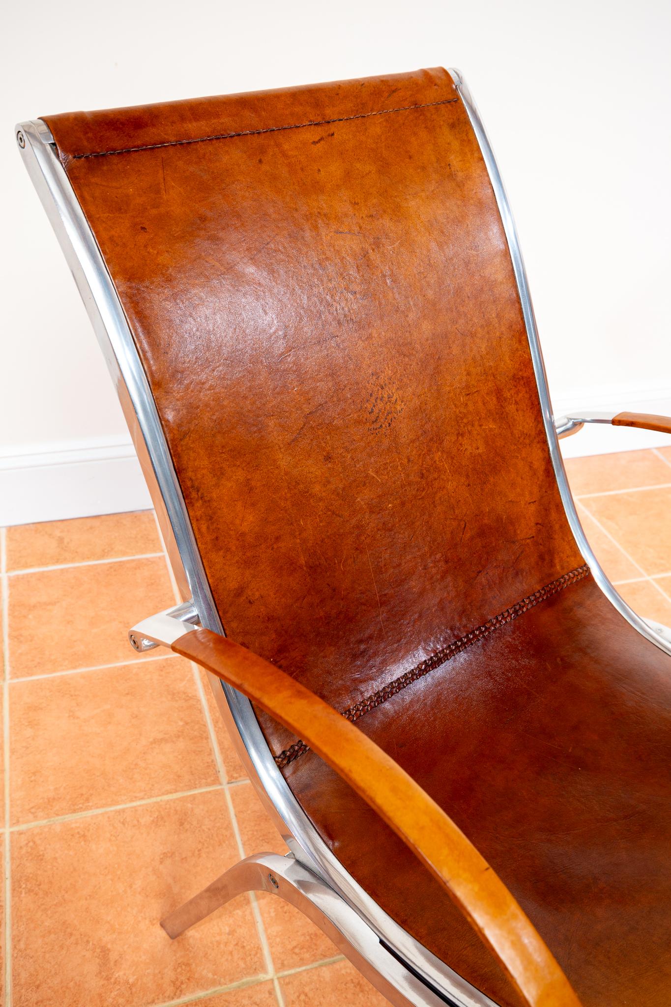 Hand-Woven Tan Hide Leather Lounge Chair MCM Bauhaus Aluminium Mid Century Hungarian 1970s For Sale