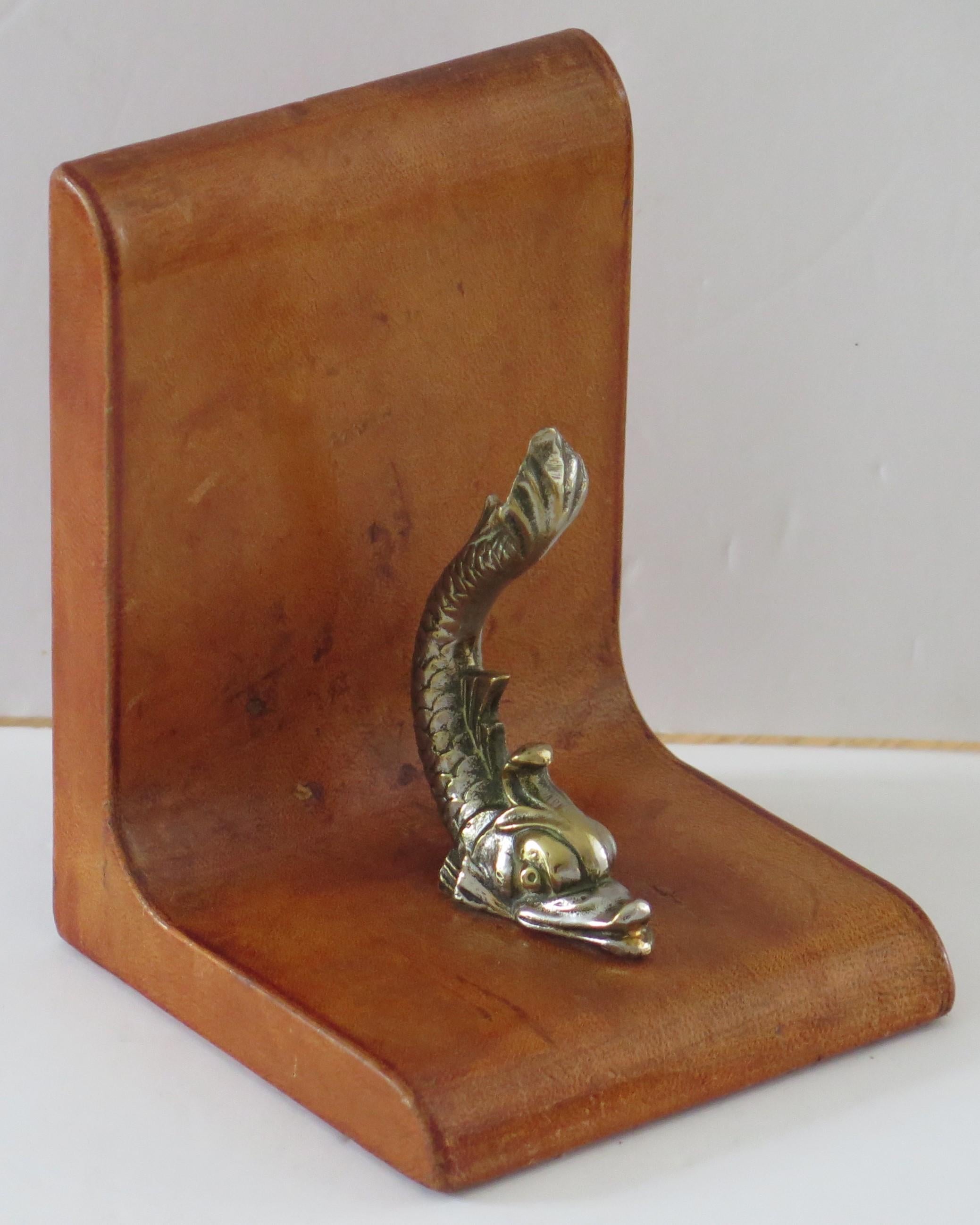 20th Century Tan Leather Bookends Mounted with Gilt Bronzed Dolphins, Italian circa 1940 For Sale