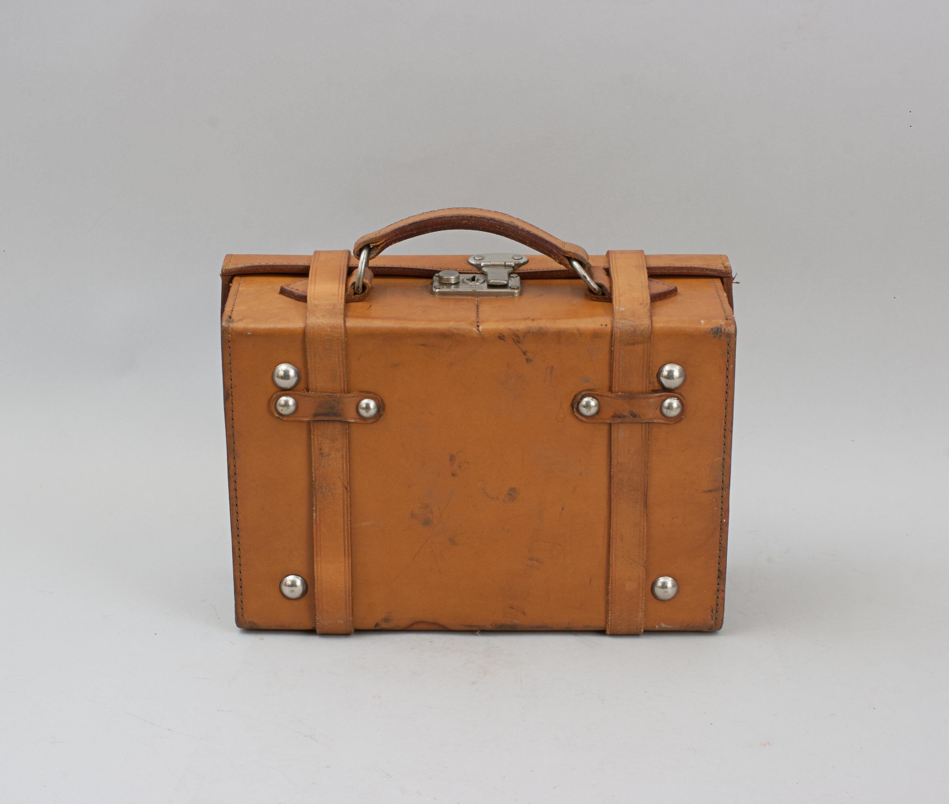 Tan Leather Cartridge Magazine In Good Condition For Sale In Oxfordshire, GB