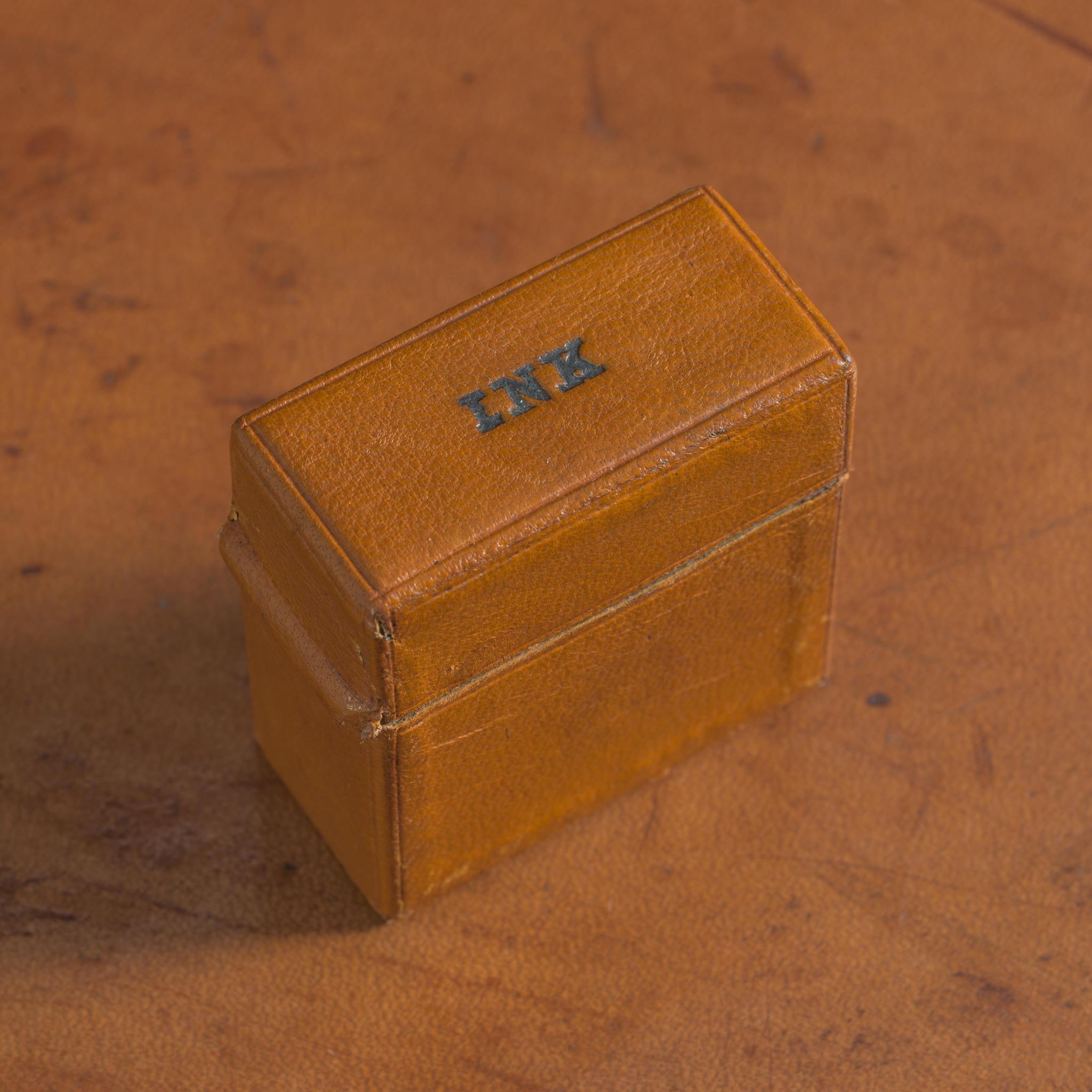 Tan Leather Case, circa 1910 For Sale 4