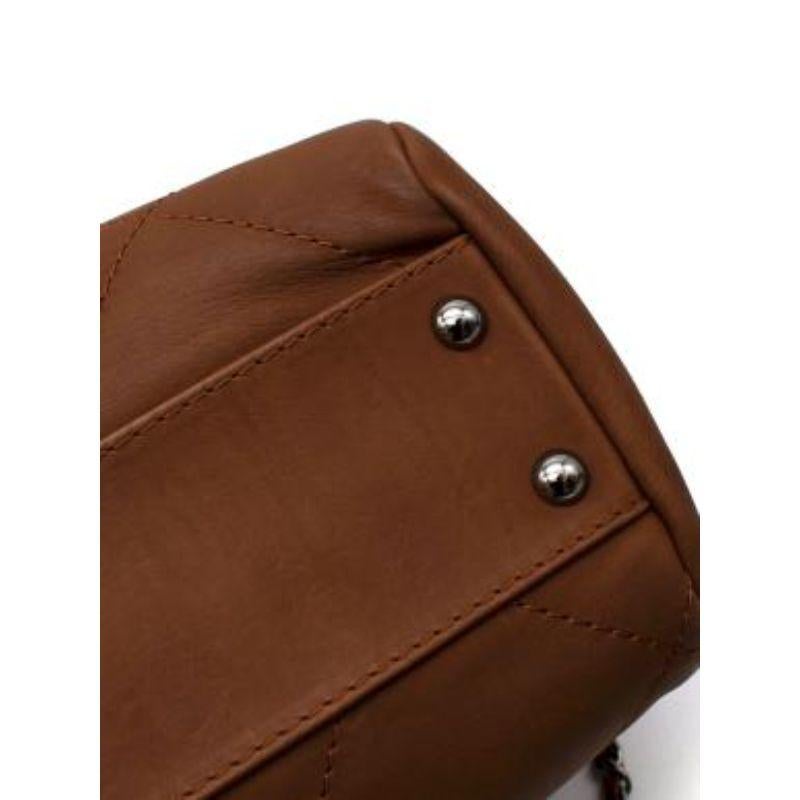 Tan Leather Large Quilt Chain Shoulder Bag For Sale 2