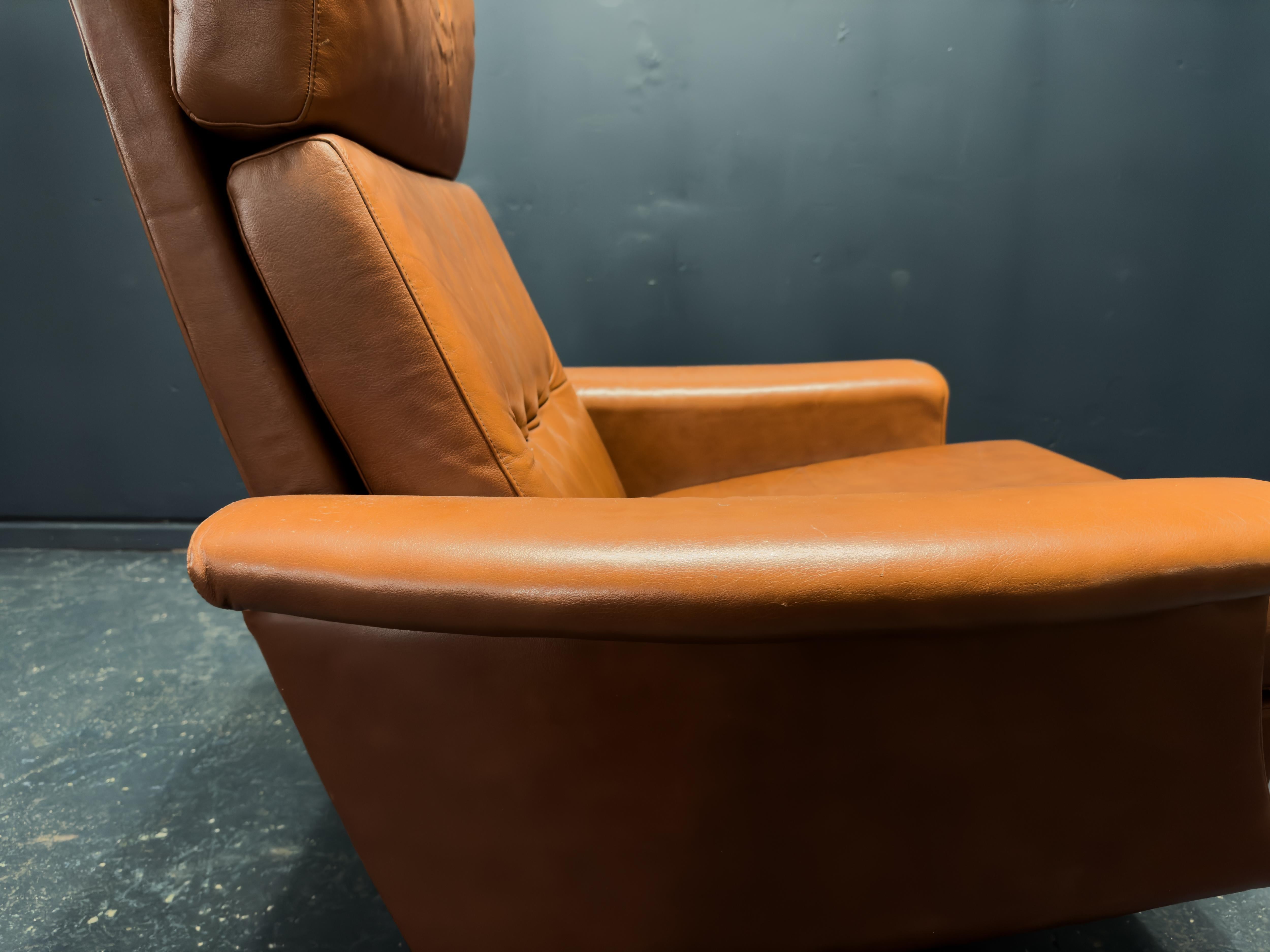 Tan Leather Reclining Chair 4