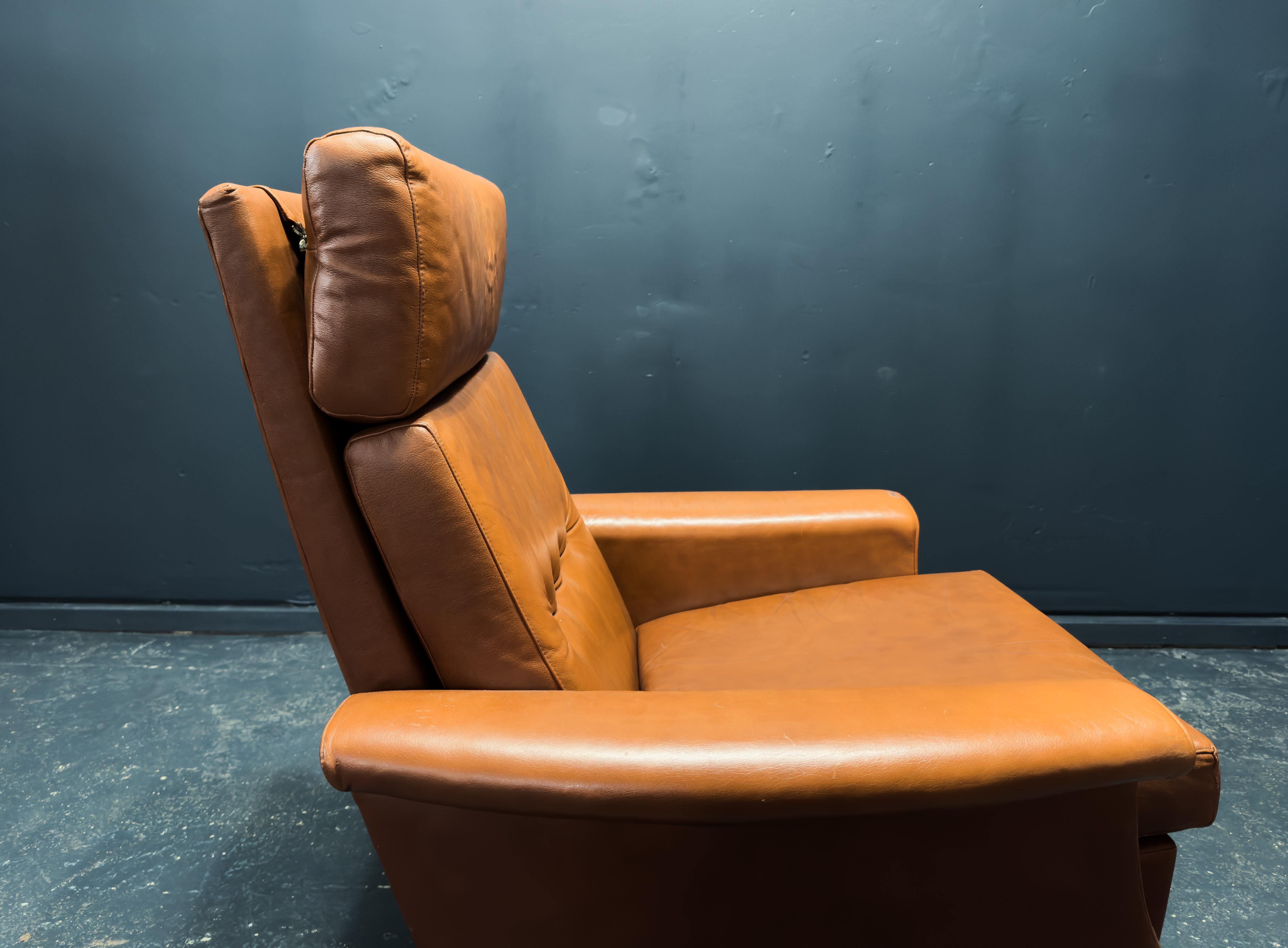 Tan Leather Reclining Chair 5
