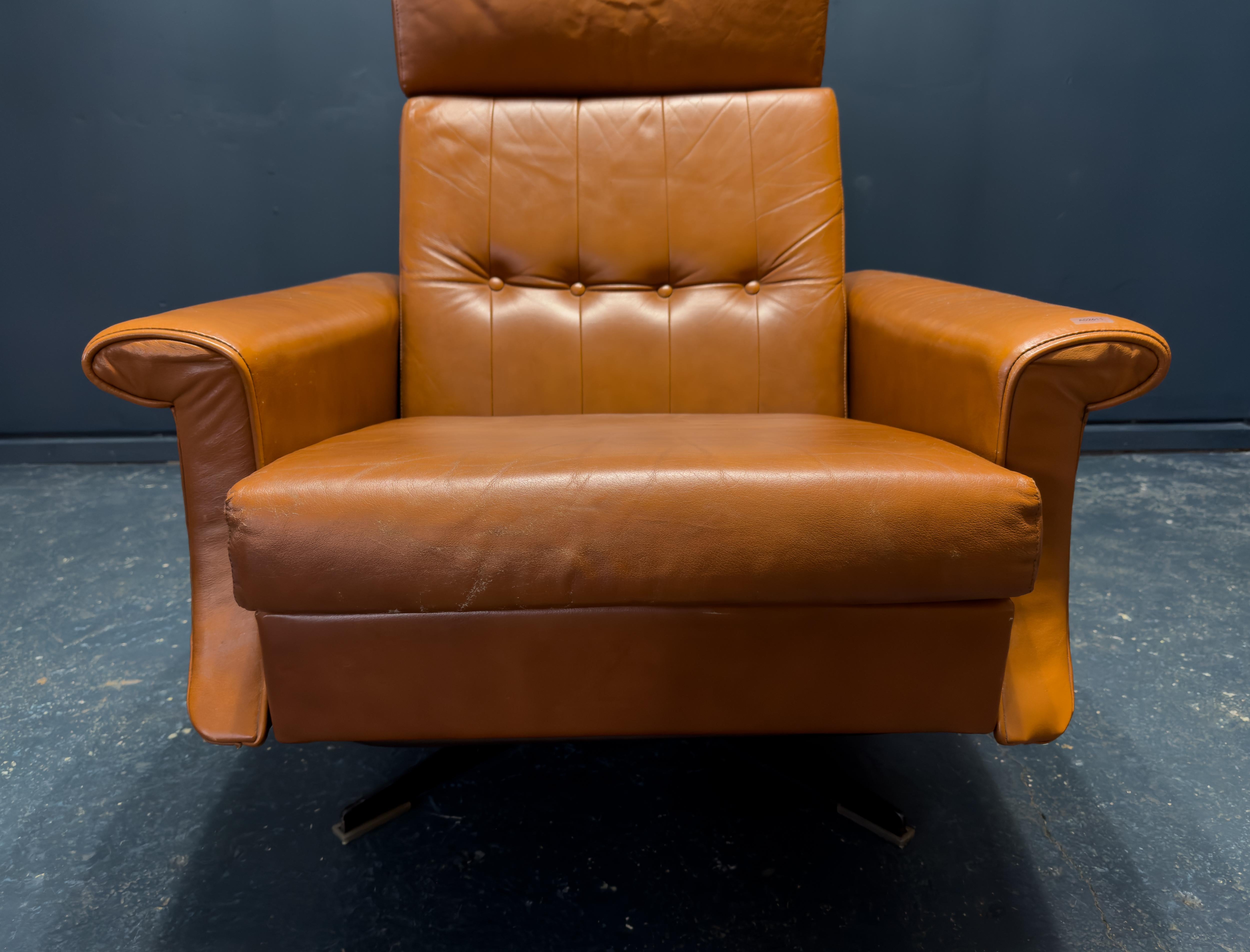 Tan Leather Reclining Chair 7