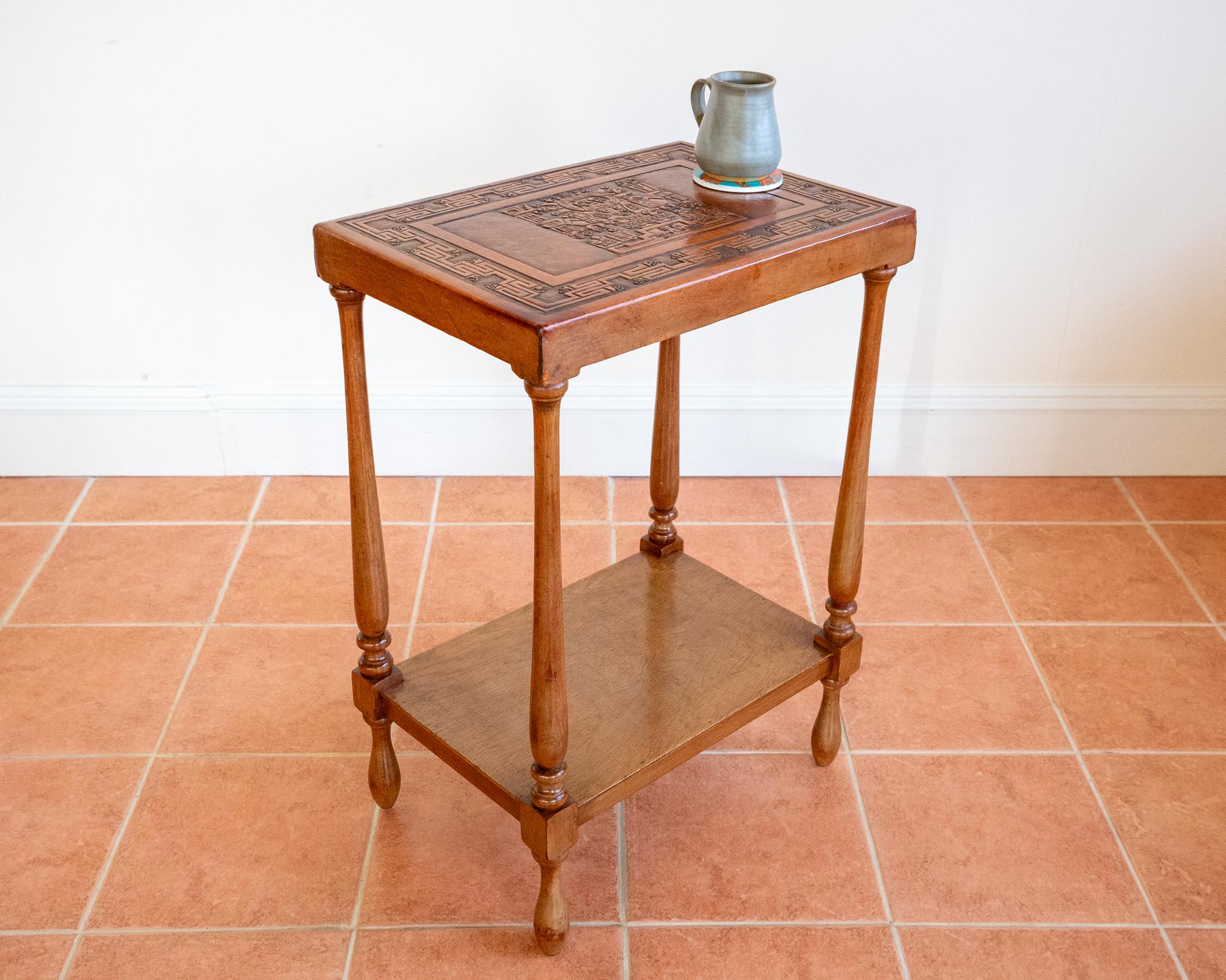 Tavolino in pelle Tan 1960 Perù goffrato Mid Century Geometrico Viracocha in vendita 6