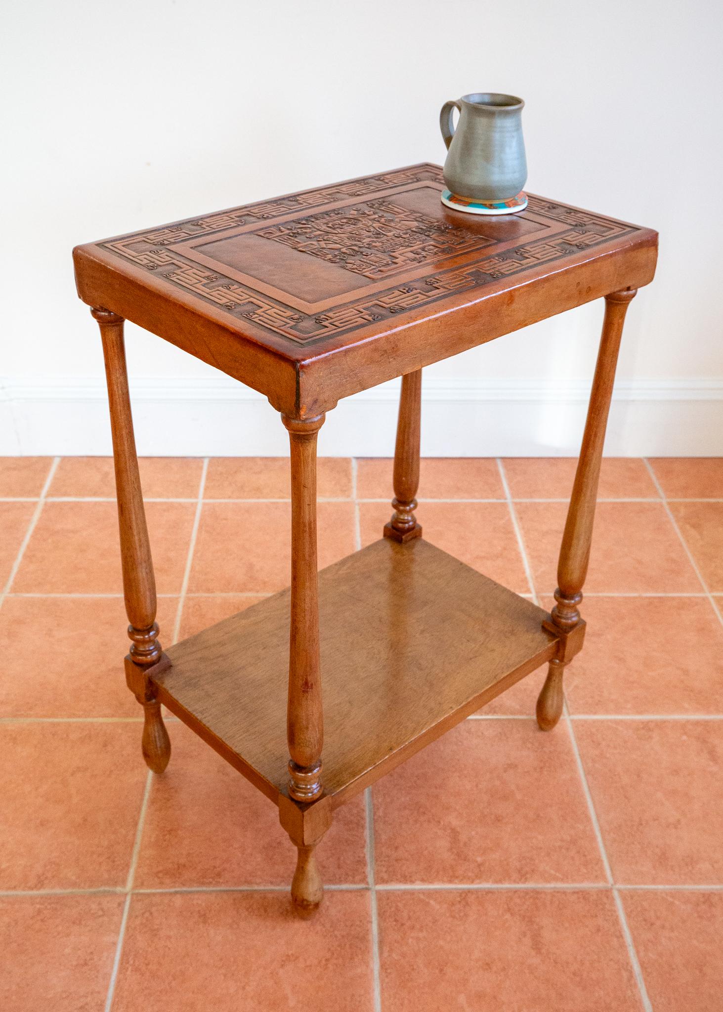 Tavolino in pelle Tan 1960 Perù goffrato Mid Century Geometrico Viracocha in vendita 8