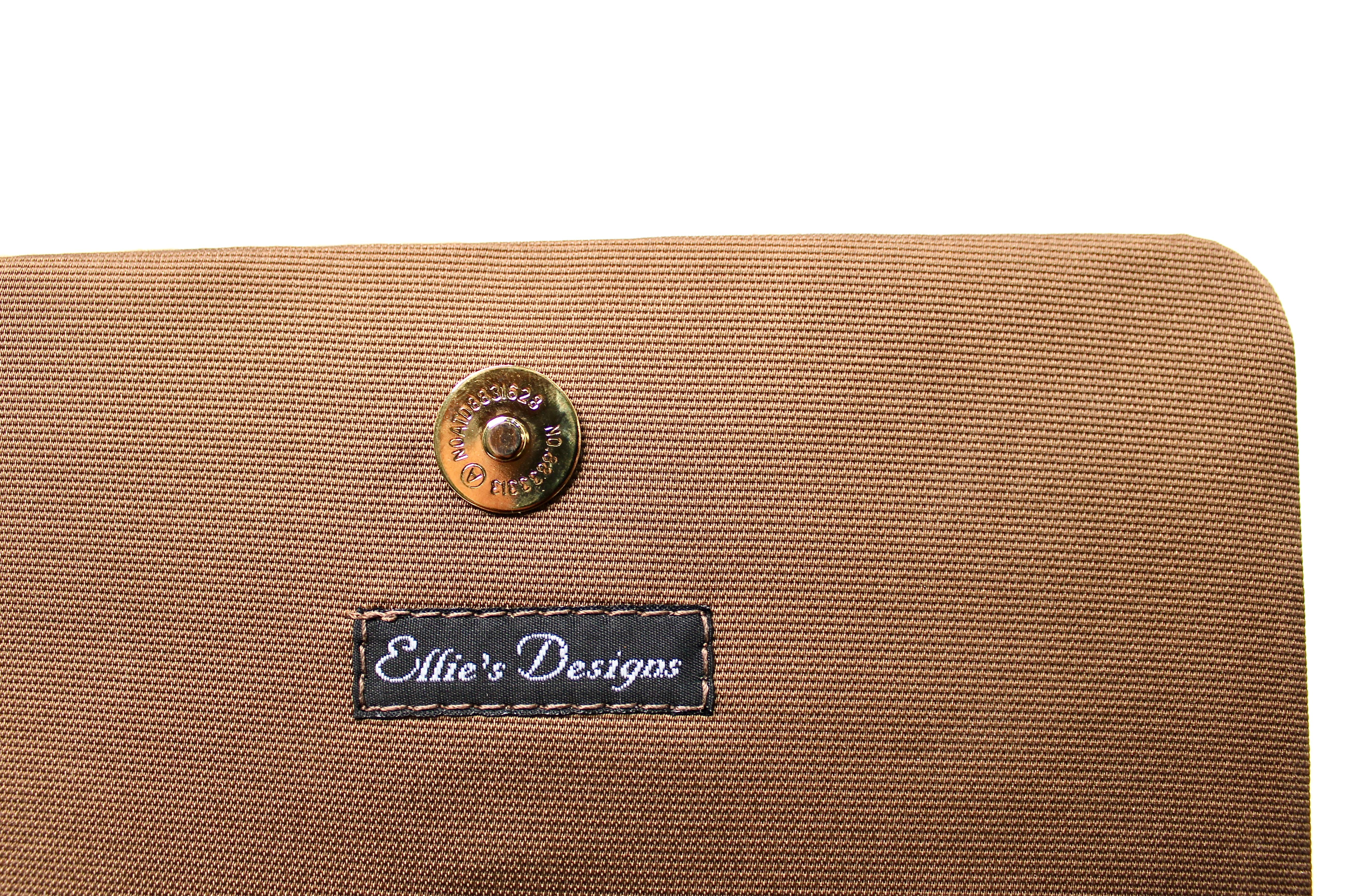 Tan Lizard Embossed Suede & Bone Bead Style Handbag circa 1960s en vente 6