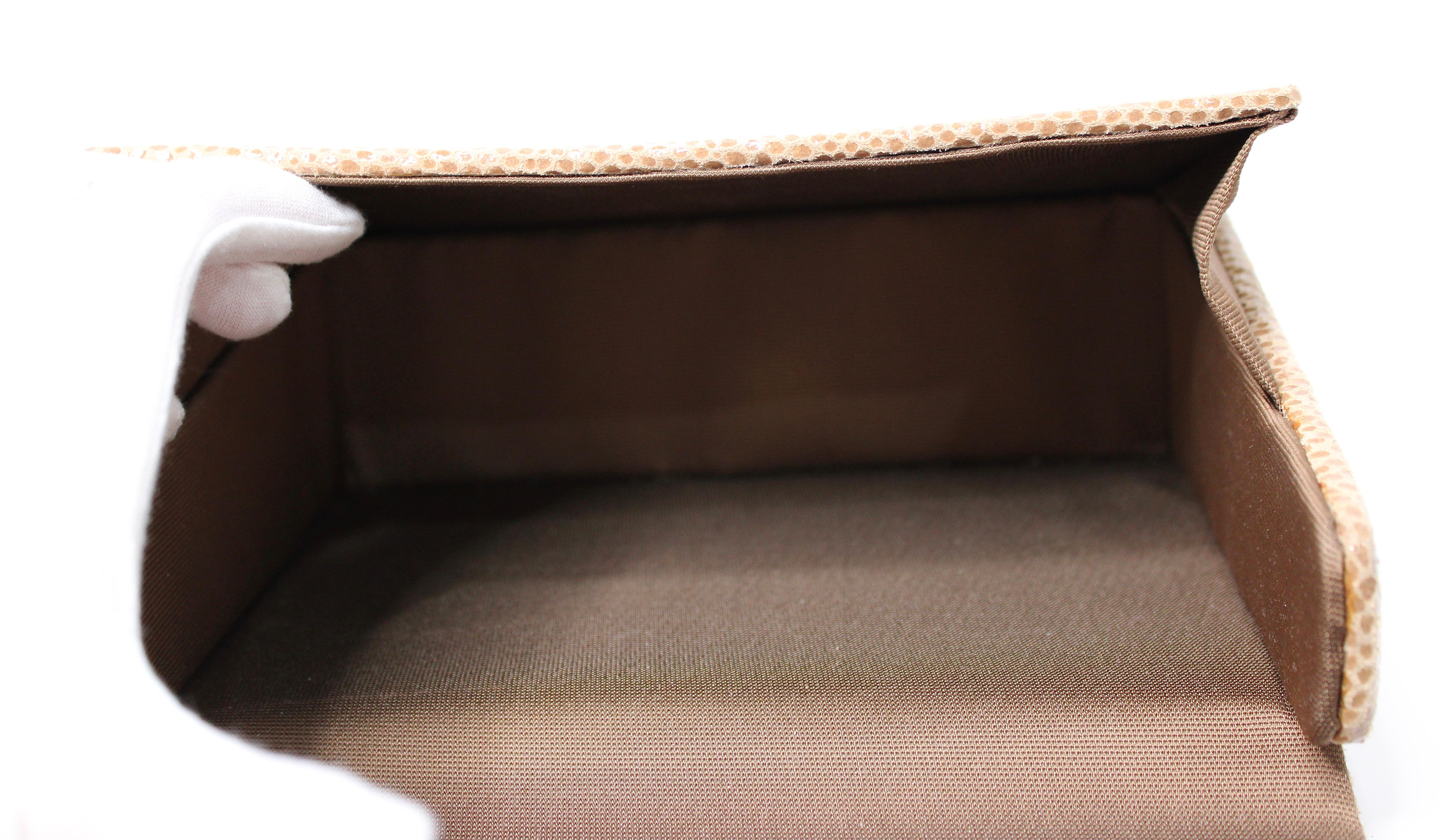 Tan Lizard Embossed Suede & Bone Bead Style Handbag circa 1960s en vente 7