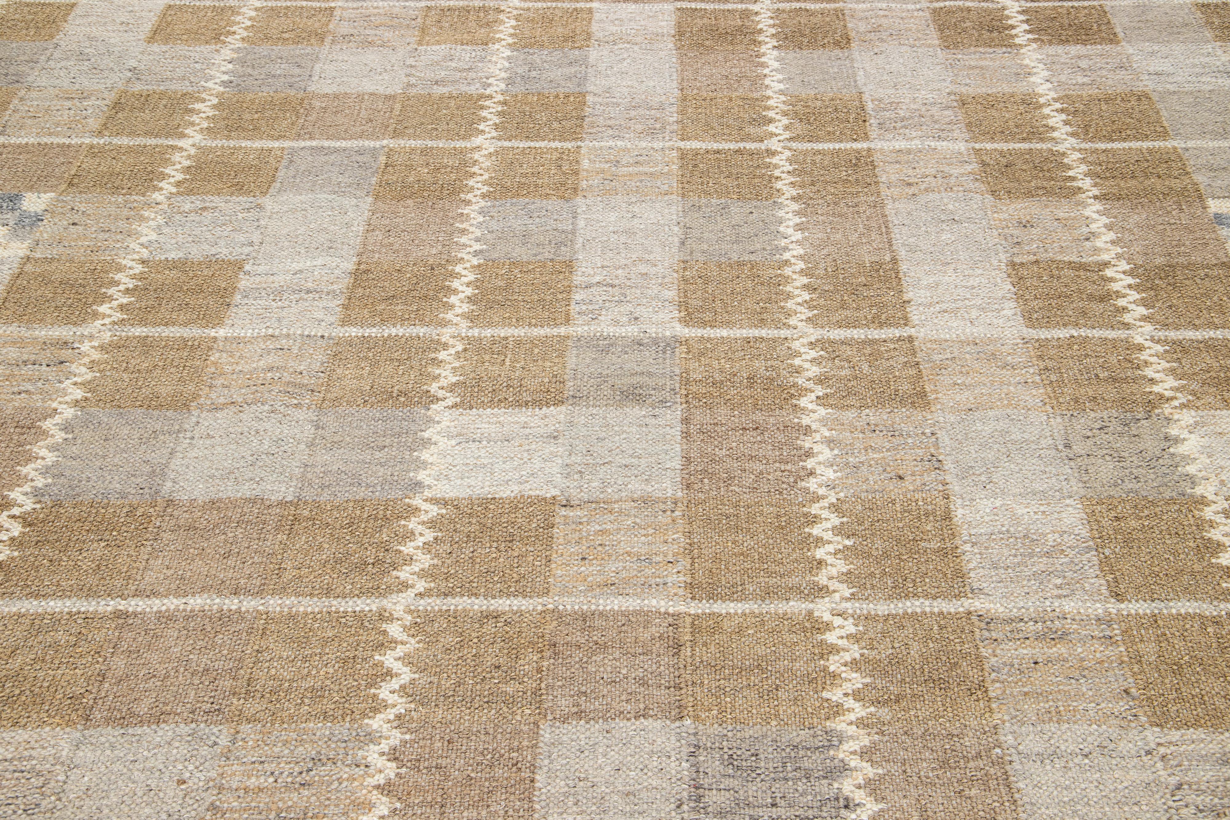 Tan Modern Scandinavian Wool & Hemp Rug with Allover Geometric Motif In New Condition For Sale In Norwalk, CT
