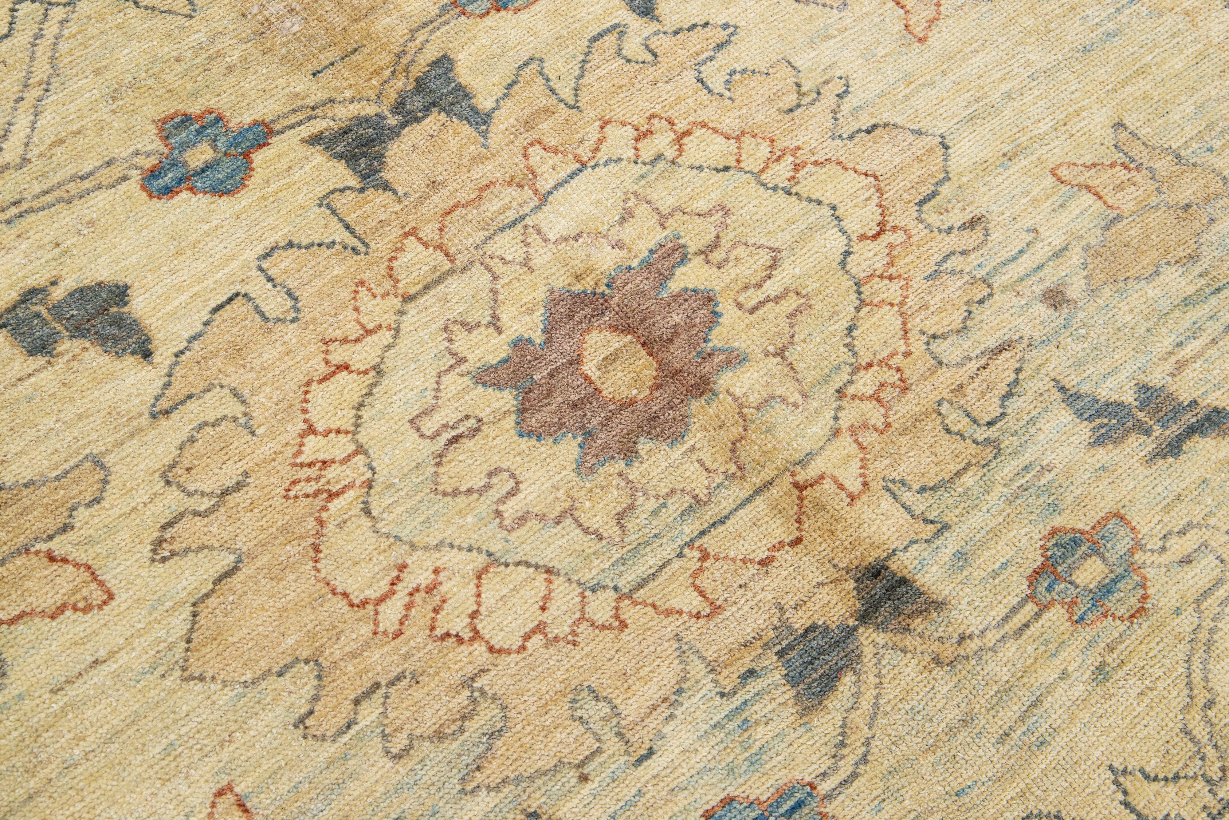 Hellbrauner moderner Sultanabad Handgefertigter Wollteppich mit Blumenmotiv (21. Jahrhundert und zeitgenössisch) im Angebot