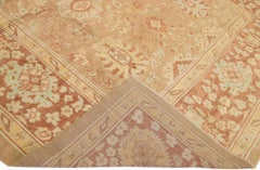 Tan Moderner türkischer Oushak-Wollteppich mit Blumenmotiv, handgefertigt