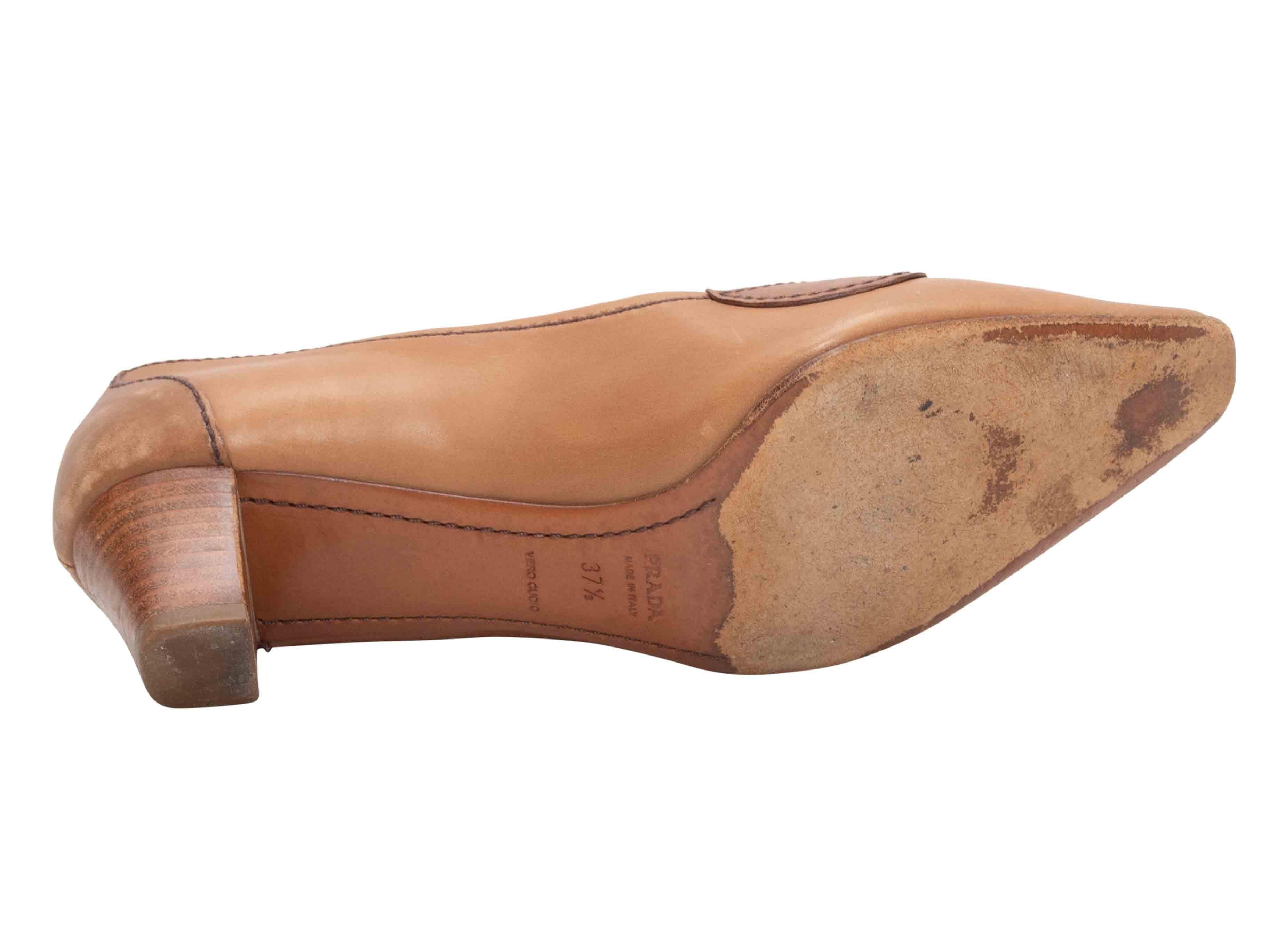 Women's Tan Prada Pointed-Toe Buckle Pumps Size 37.5 For Sale